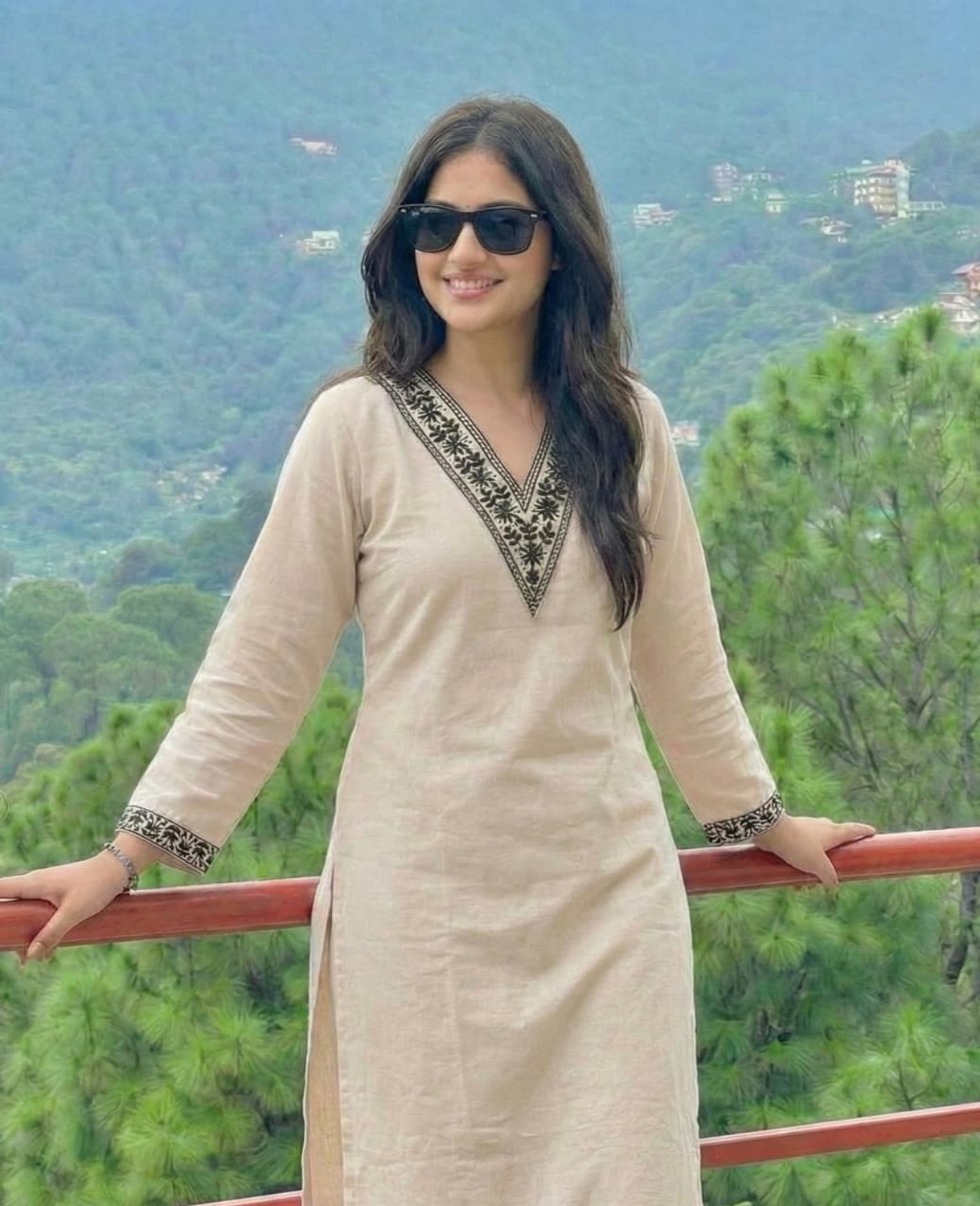 Image of A S COLLESTION Women Kurta Pant Set