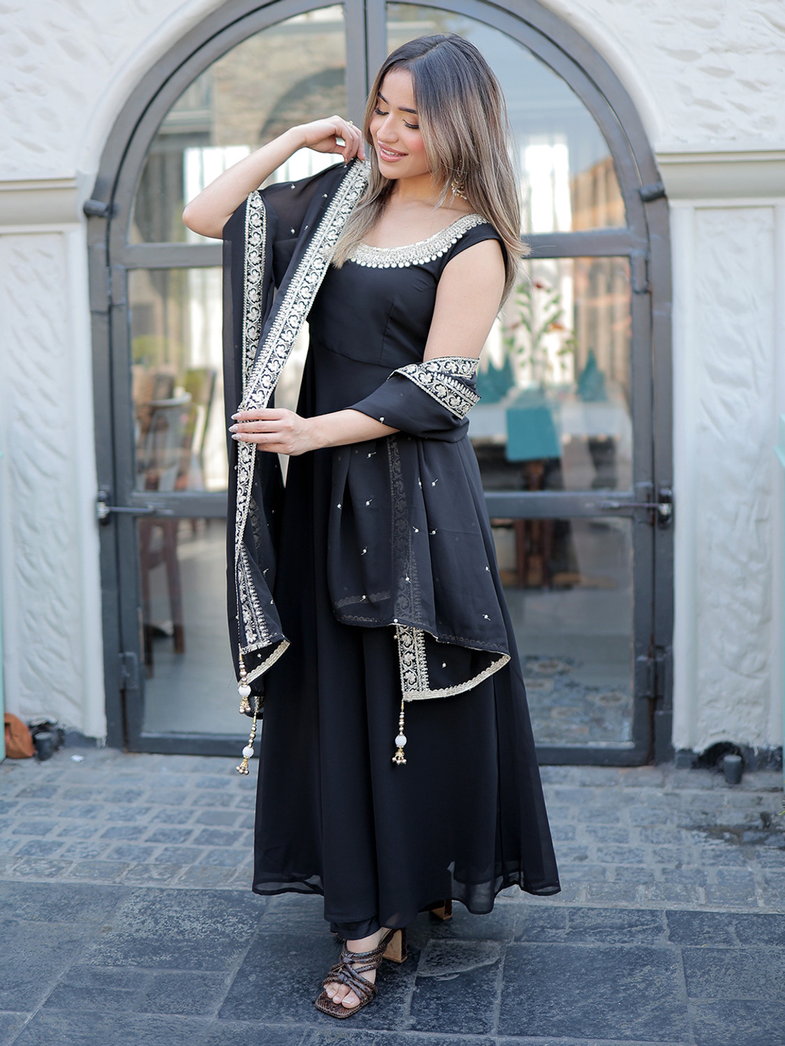 Image of LIBAS Women Kurta Pant Dupatta Set