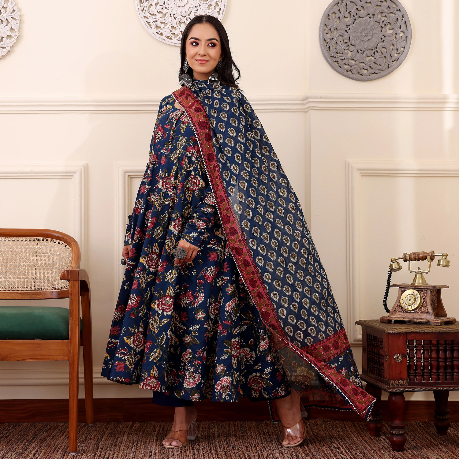 Image of Srilica Women Kurta Pant Attached Dupatta Set