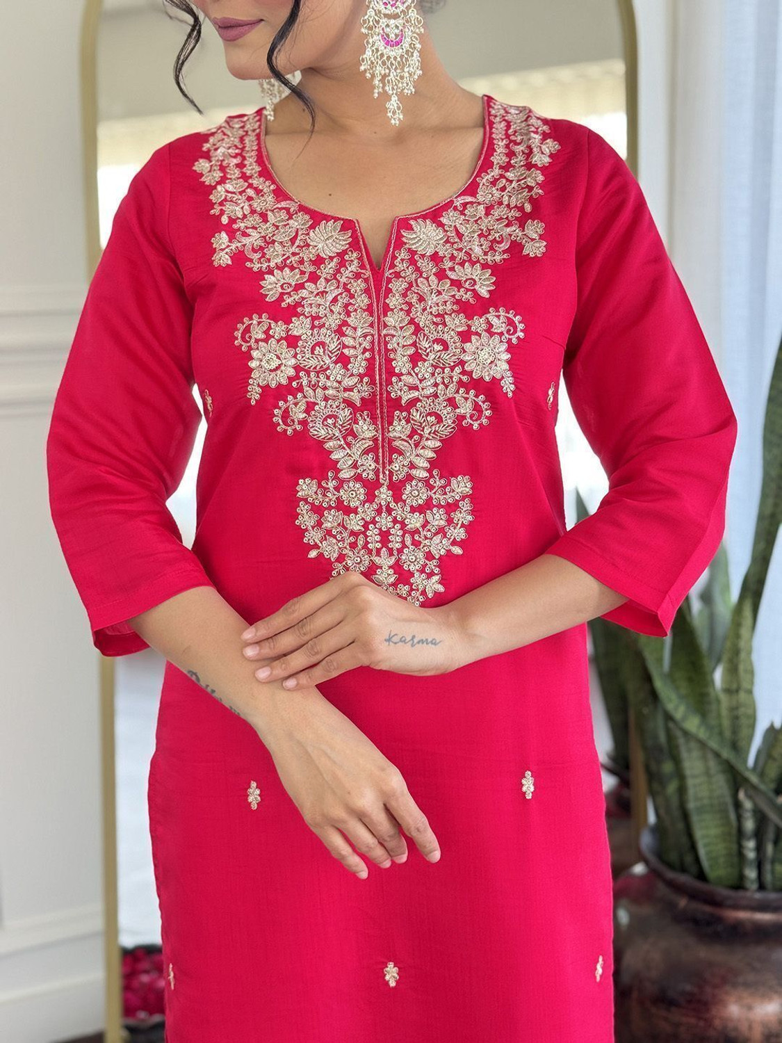 Image of RUTABO Women Kurta Pant Dupatta Set