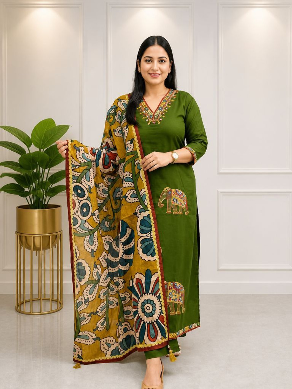 Image of VASTRA RANG Women Kurta Pant Dupatta Set