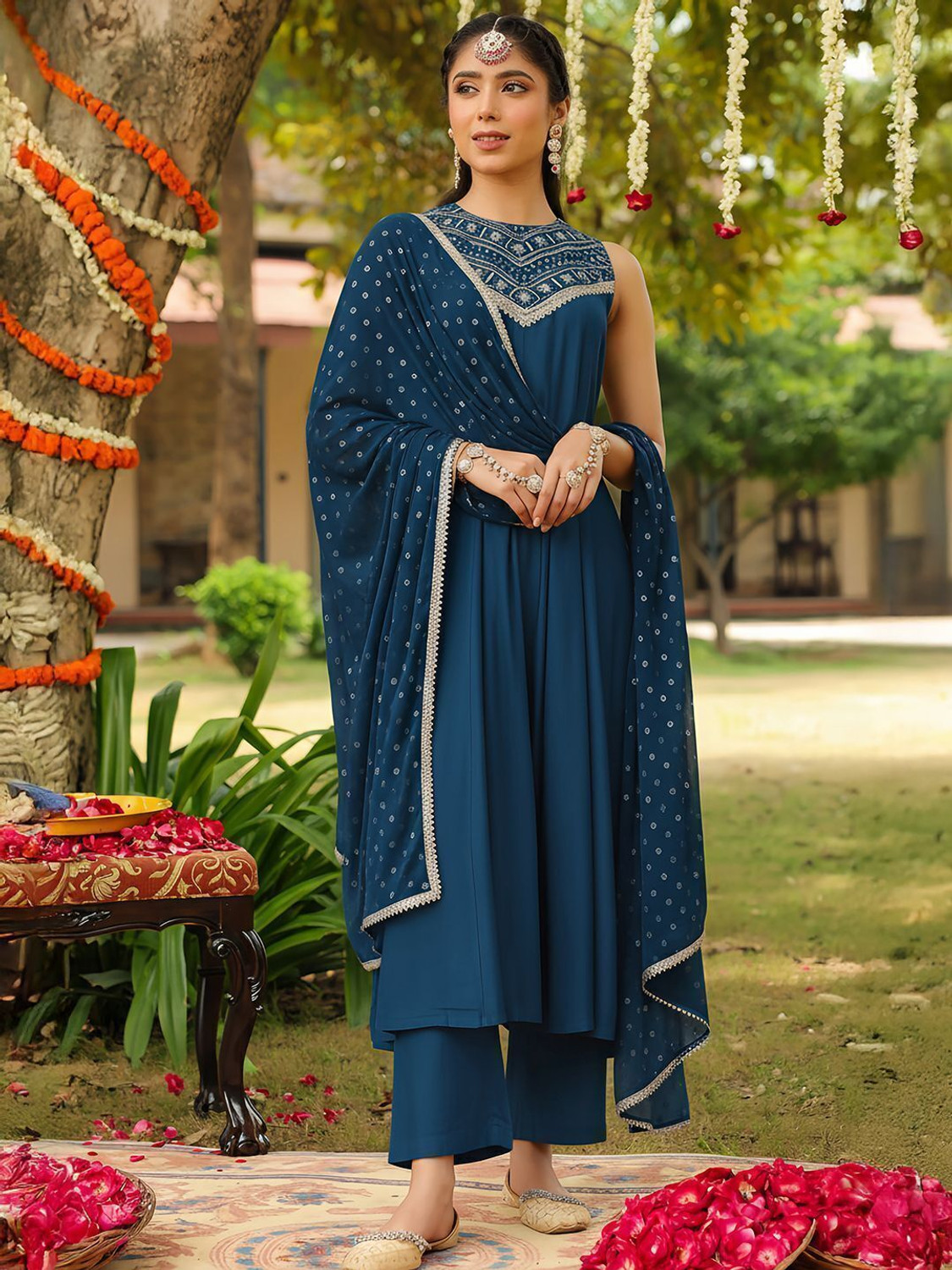 Image of Janasya Women Kurti Pant Dupatta Set
