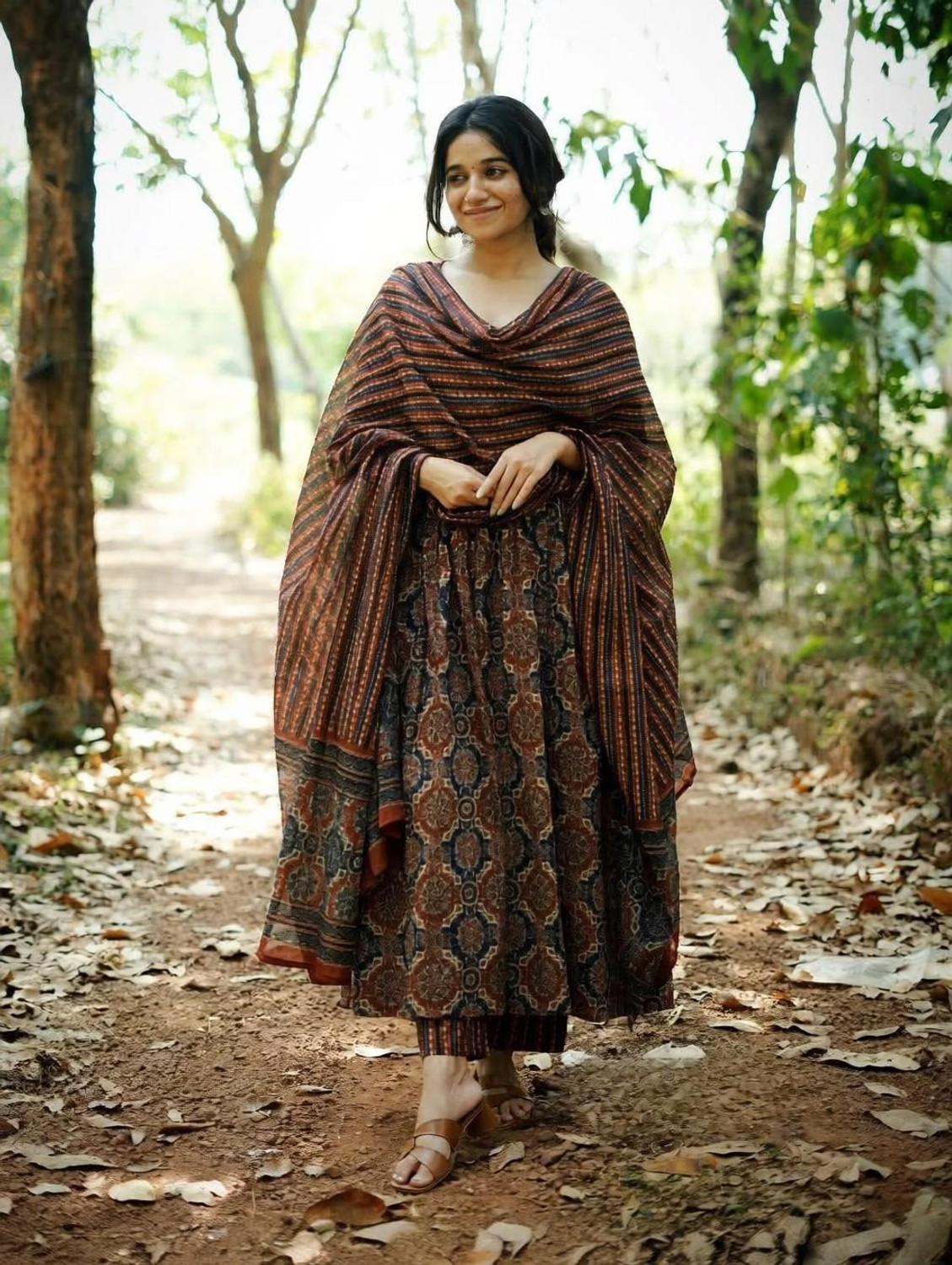 Image of KULDEVYANI Women Kurti Pant Dupatta Set