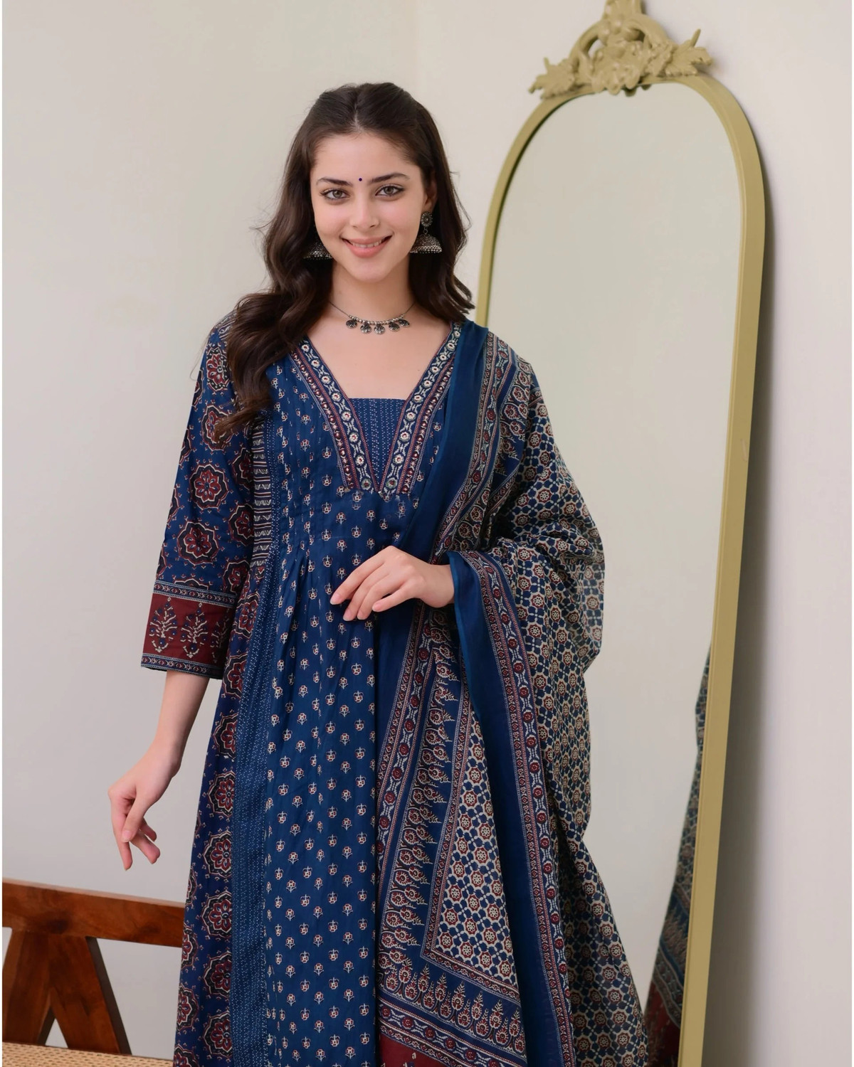 Image of Nermosa Women Kurta Pant Dupatta Set