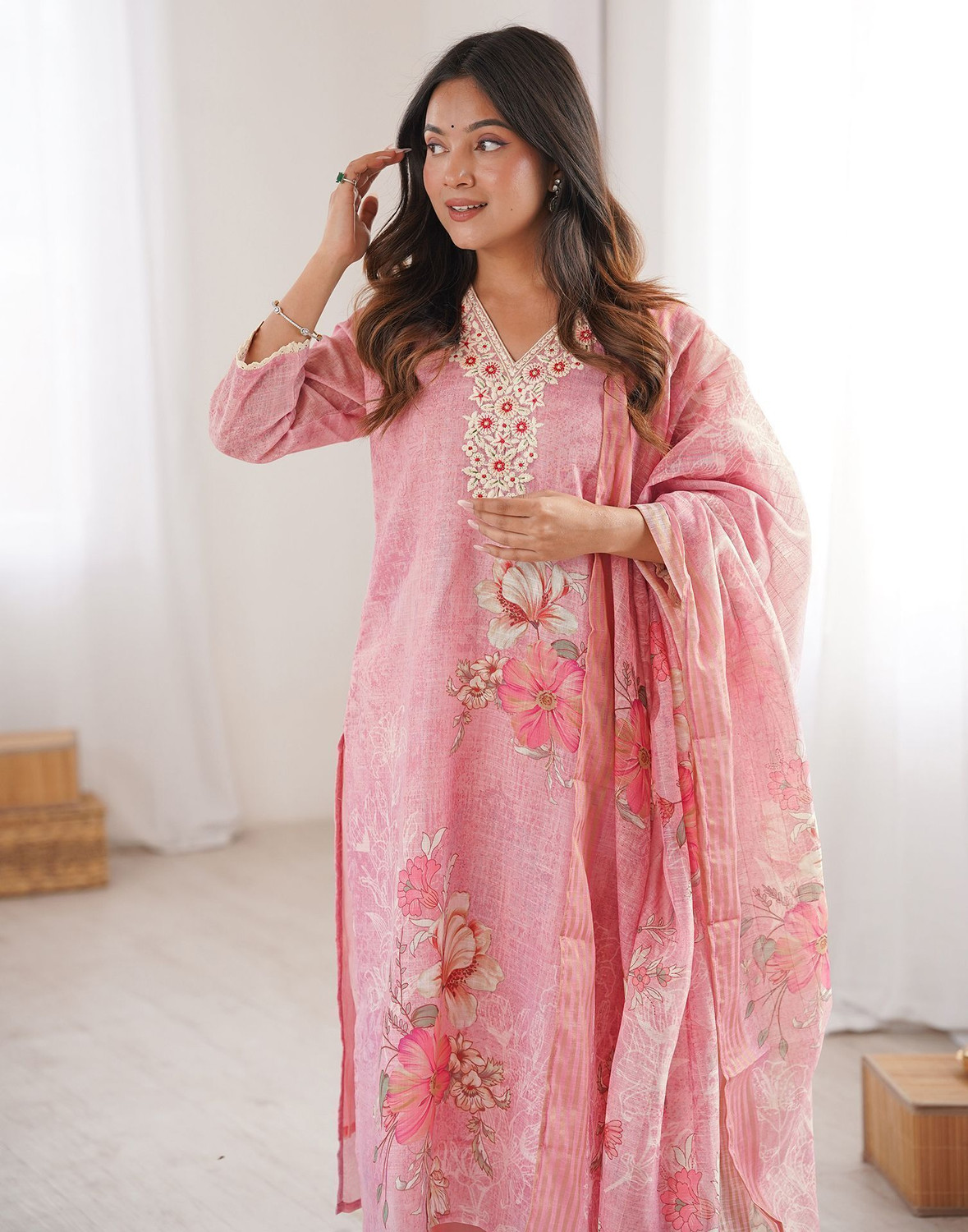 Image of Skylee Women Kurta Pant Dupatta Set