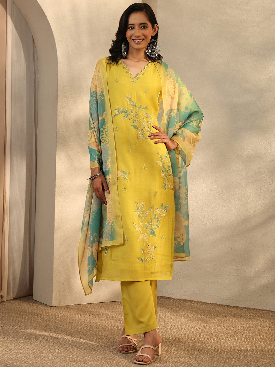 Image of LIBAS Women Kurta Pant Dupatta Set