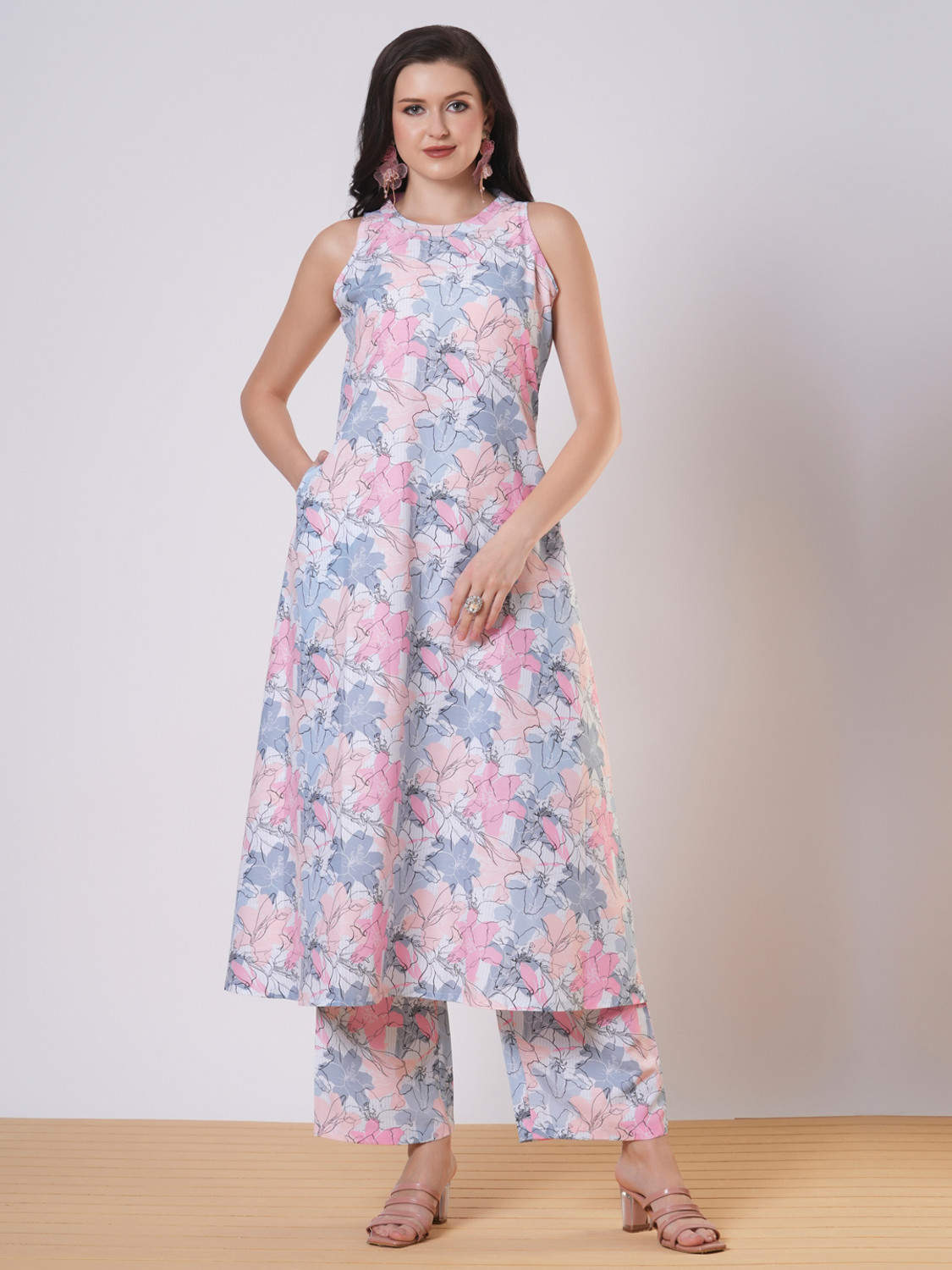 Image of Gosriki Women Kurta Pant Set