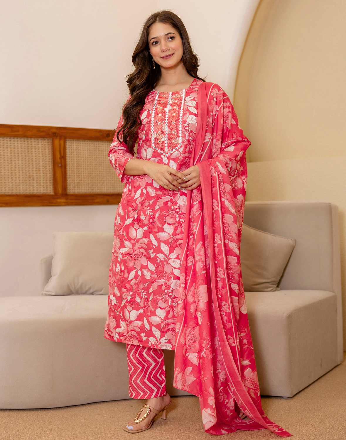 Image of Skylee Women Kurta Pant Dupatta Set