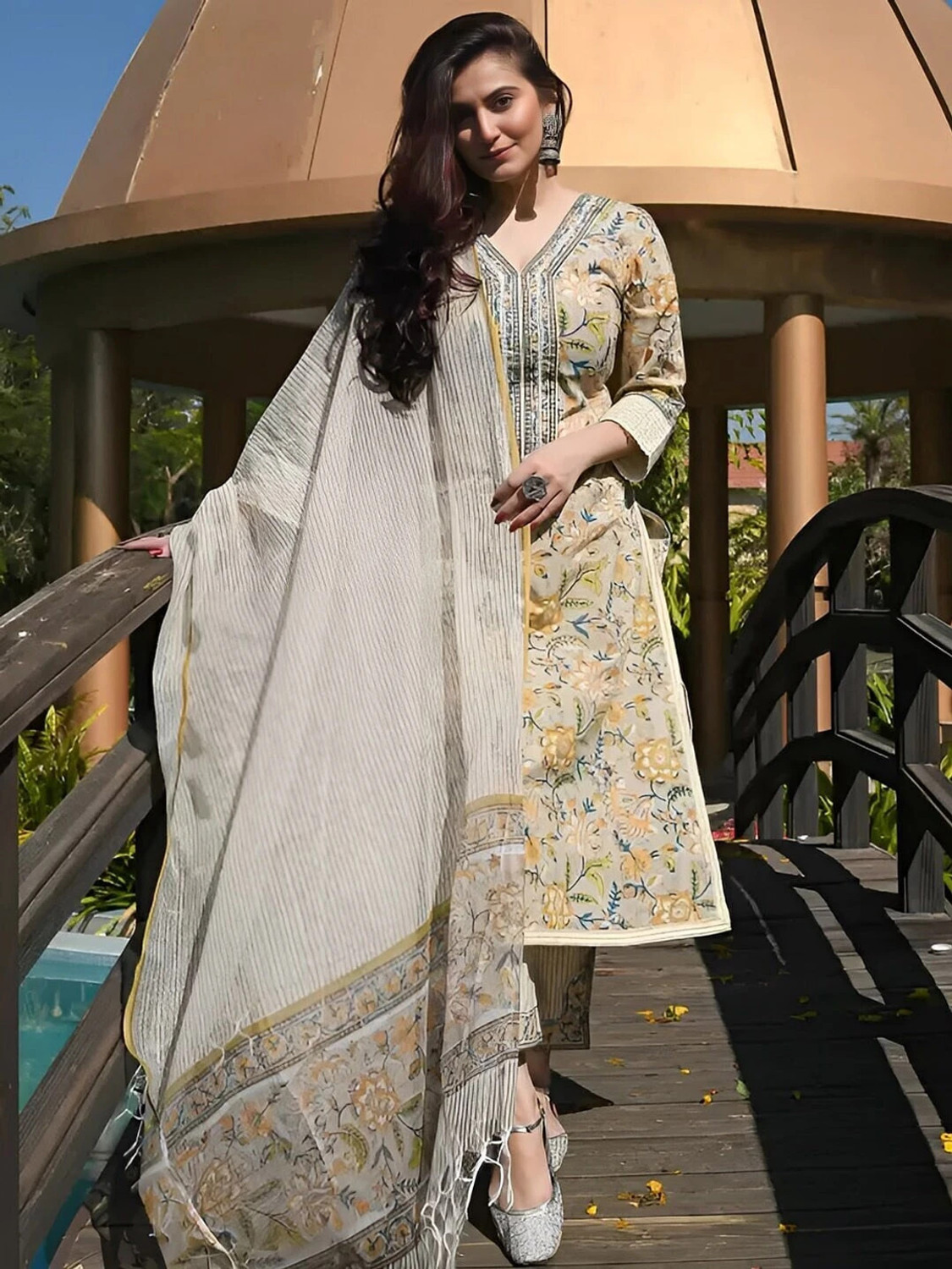 Image of rasam Women Kurti Pant Dupatta Set