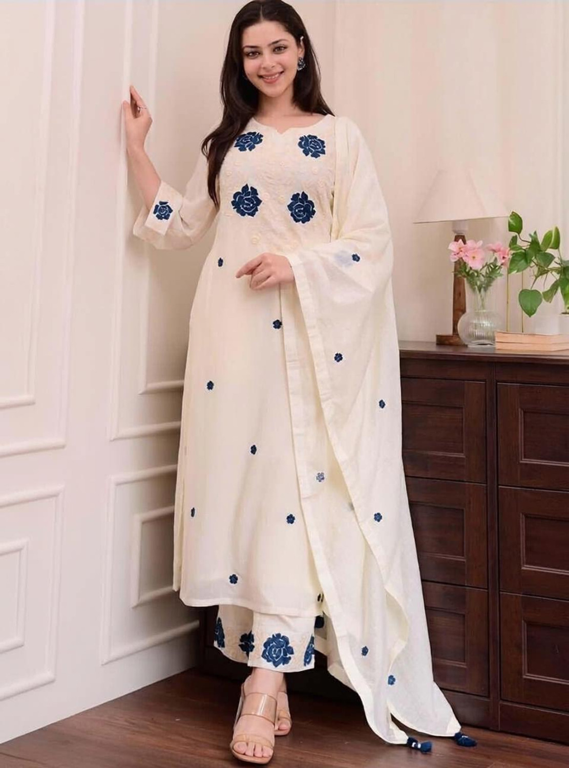 Image of srapo Women Kurti Pant Dupatta Set