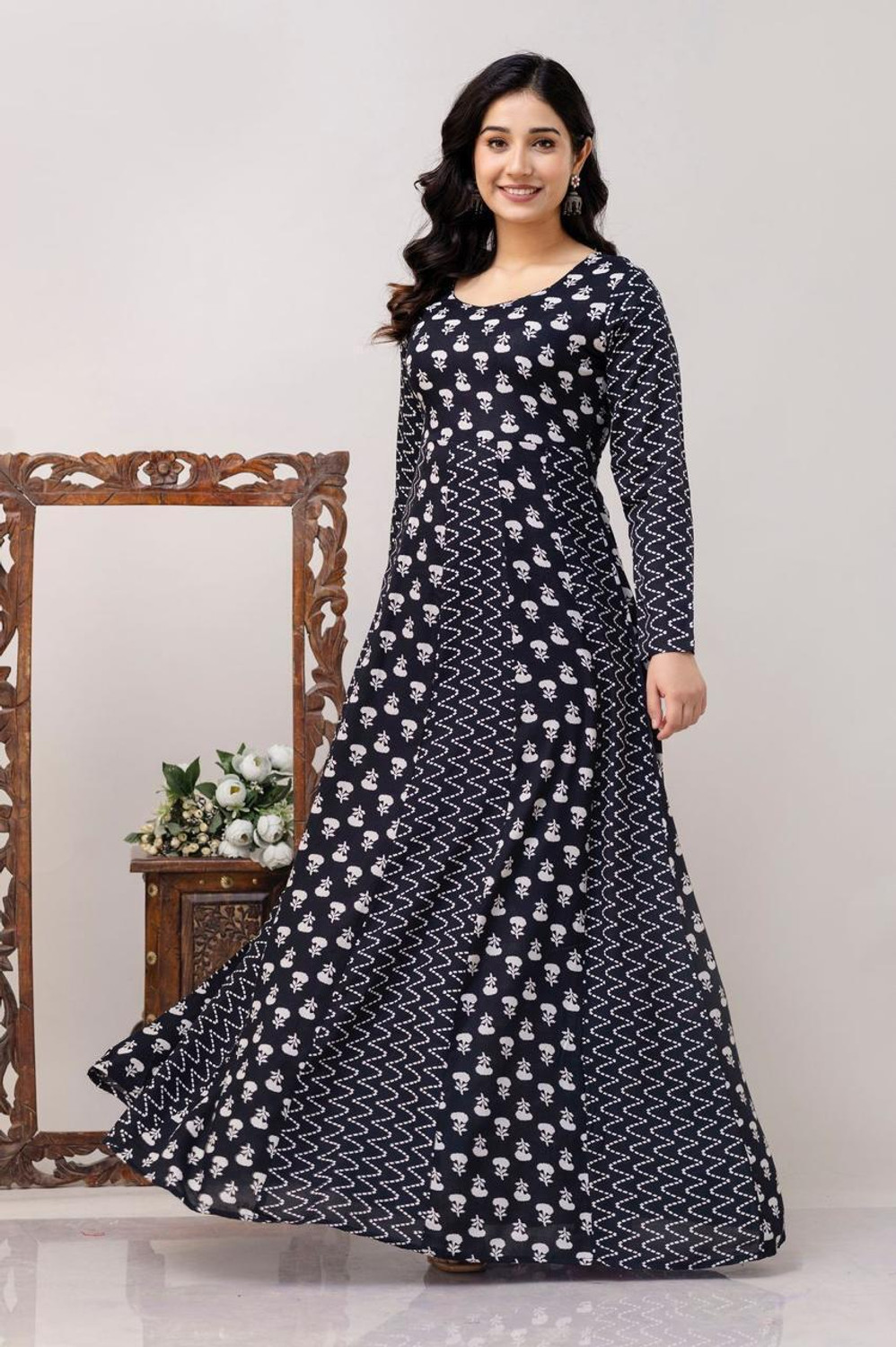 Image of NISAFASHION Women Kurta Dupatta Set