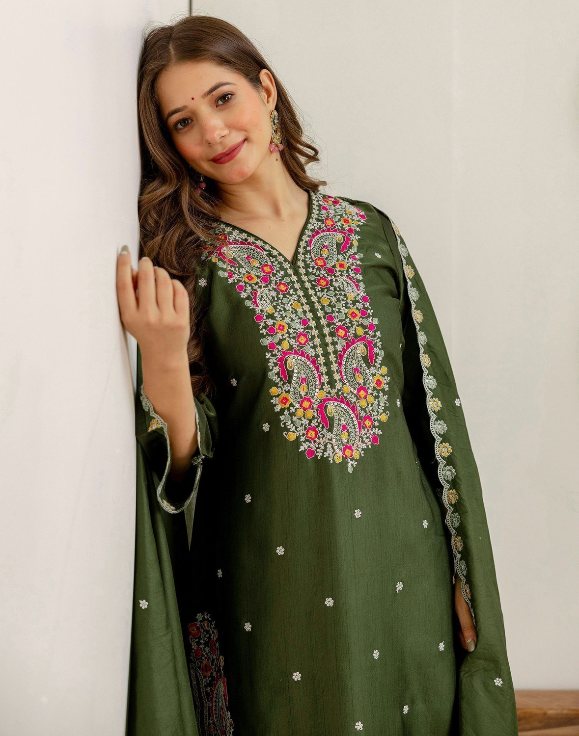 Image of Skylee Women Kurta Pant Dupatta Set