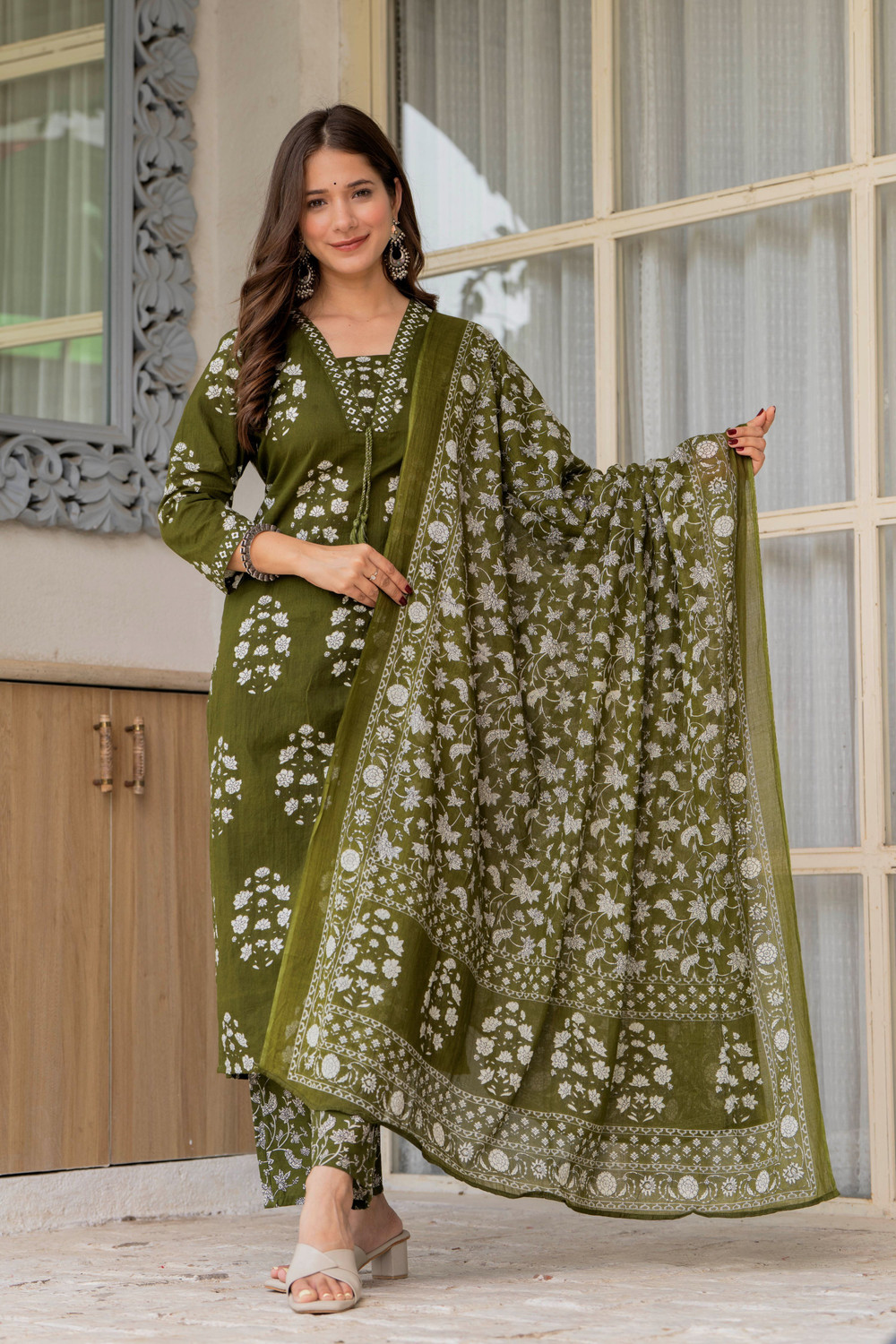 Image of GEKHA Women Kurta Pant Dupatta Set