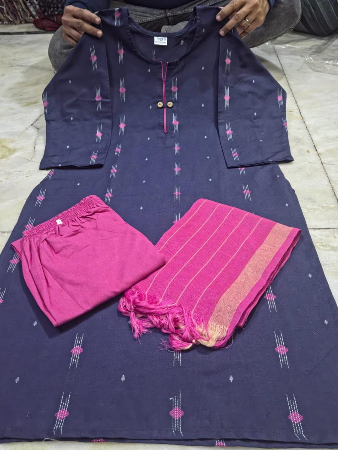 Image of HADIA ATTIRE Women Kurti Pant Dupatta Set