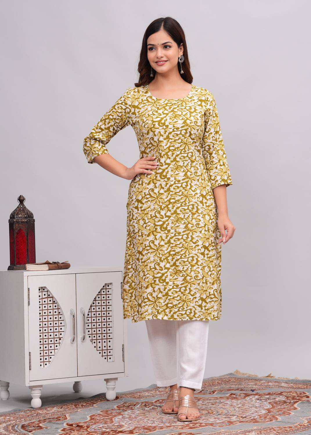 rudrama Women Kurta Pant Set