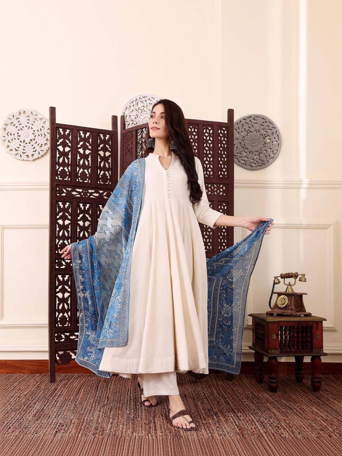 Aspora Women Kurta Pant Dupatta Set