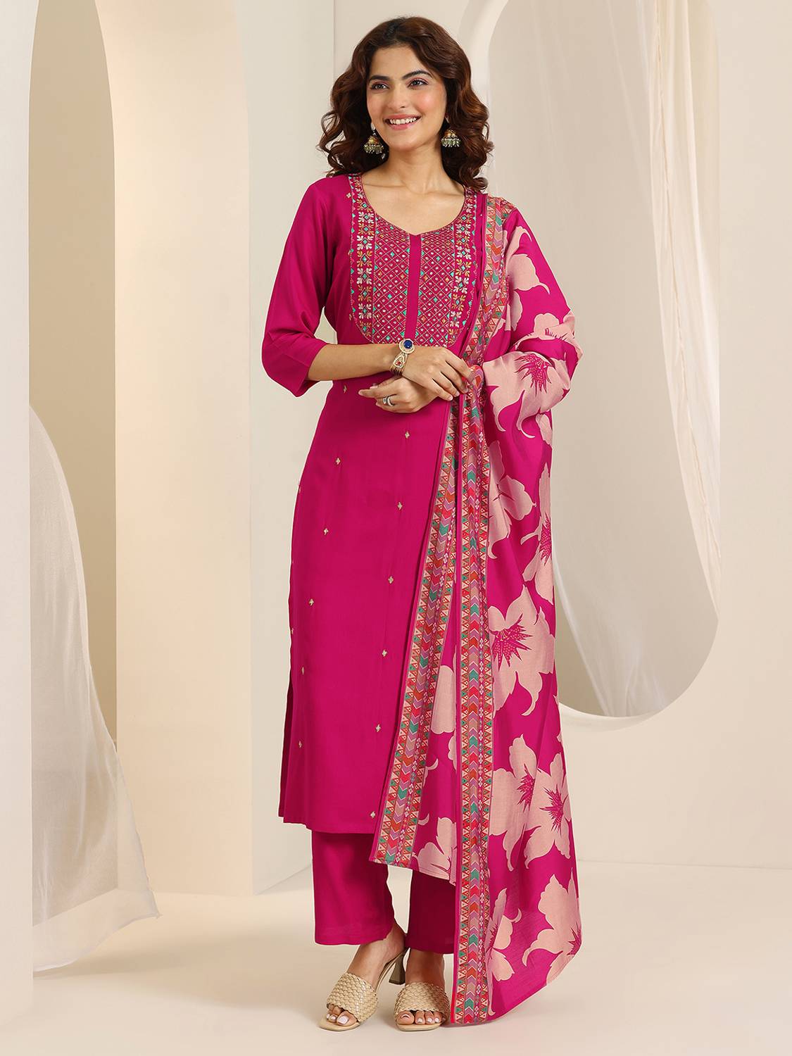 LIBAS Women Kurta Pant Dupatta Set - Image 1