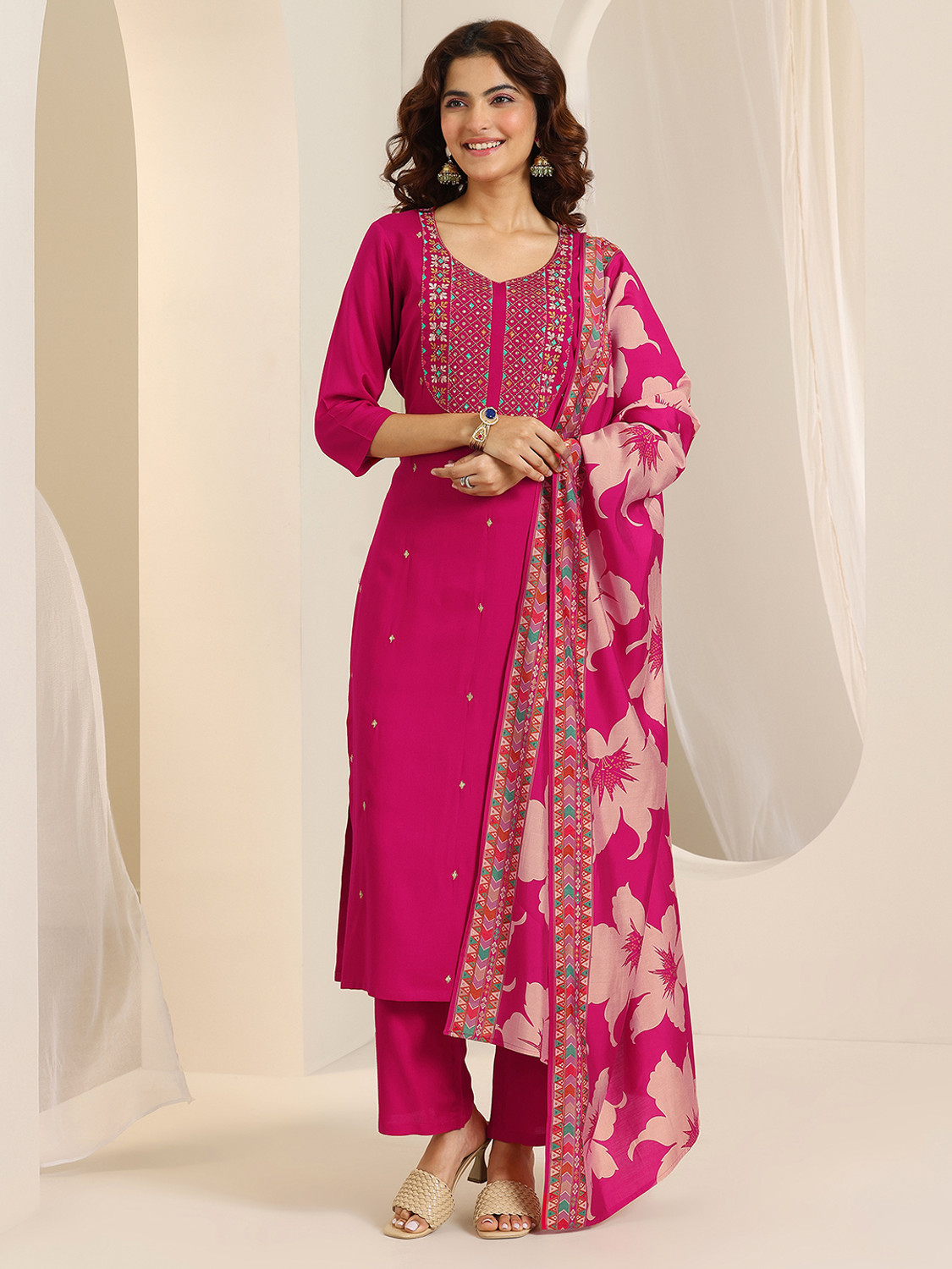 Image of LIBAS Women Kurta Pant Dupatta Set