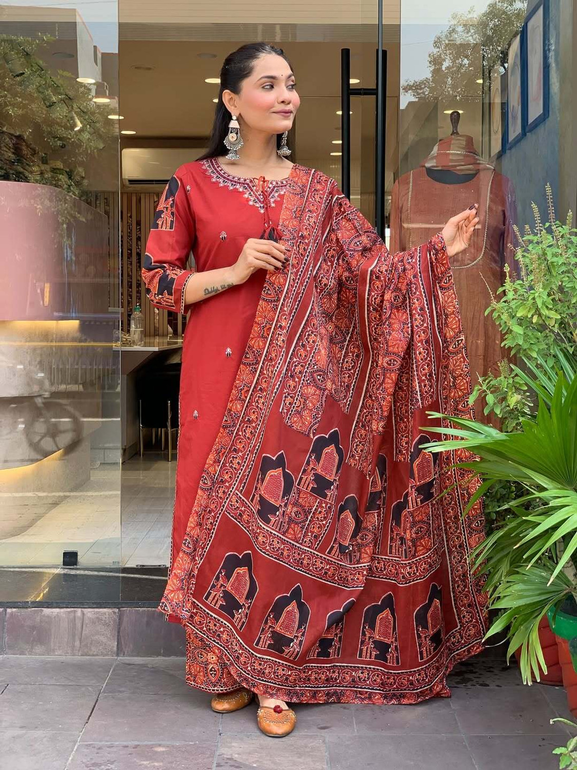 Image of HOUSE OF CLOTHES Women Kurta Pant Dupatta Set