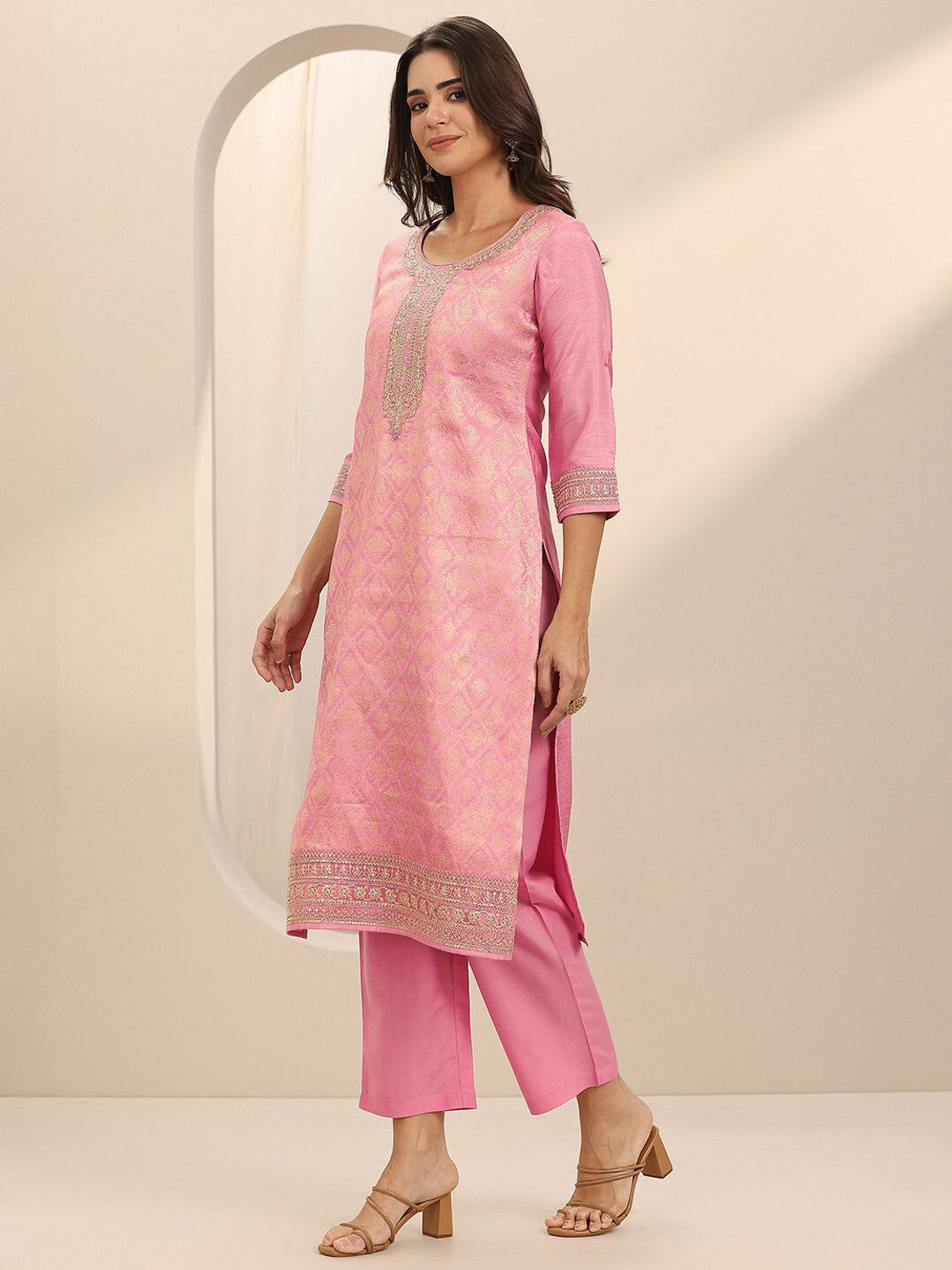 Image of LIBAS Women Kurta Pant Dupatta Set
