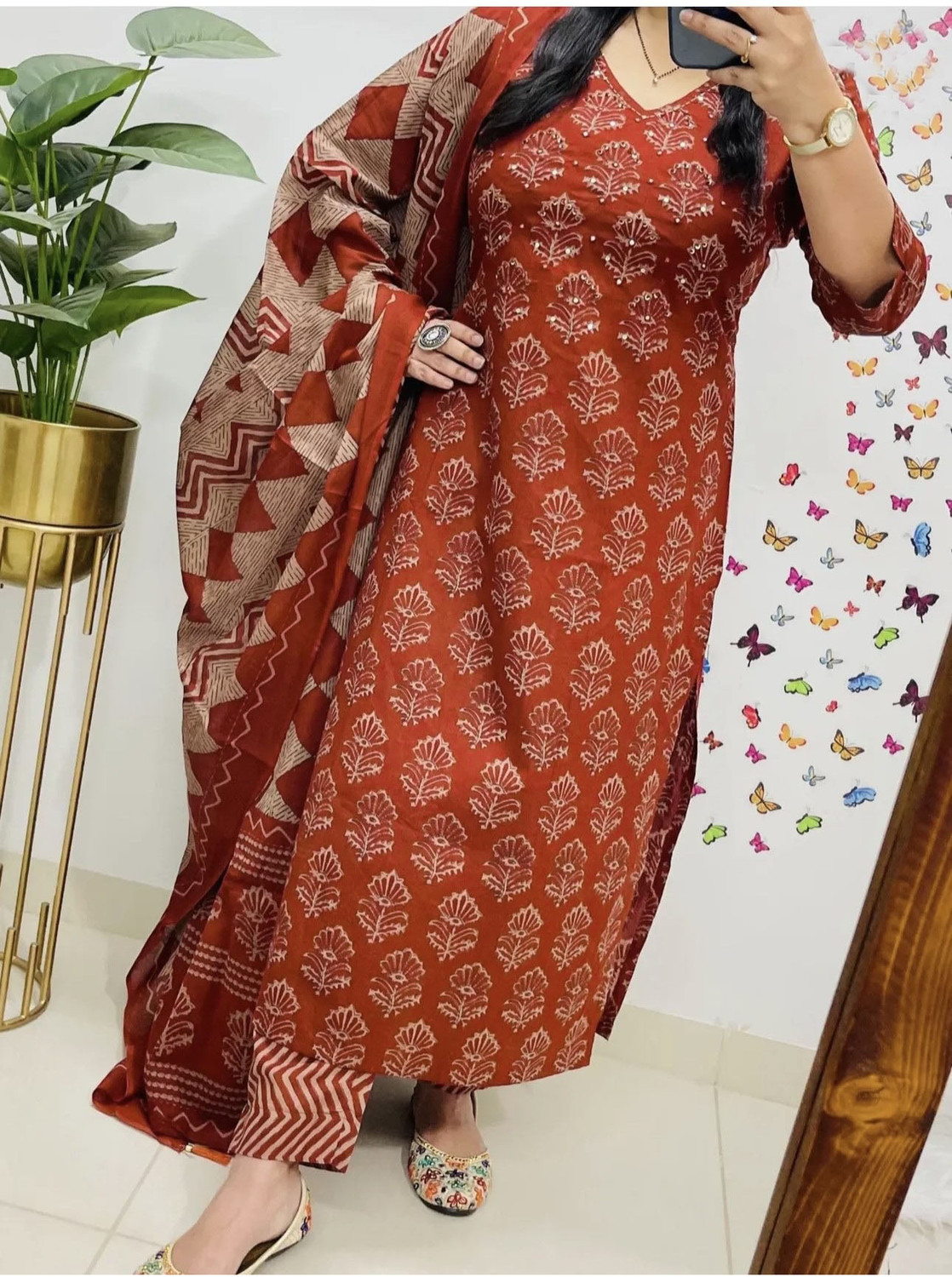 Image of IRAKSU Women Kurti Pant Attached Dupatta Set