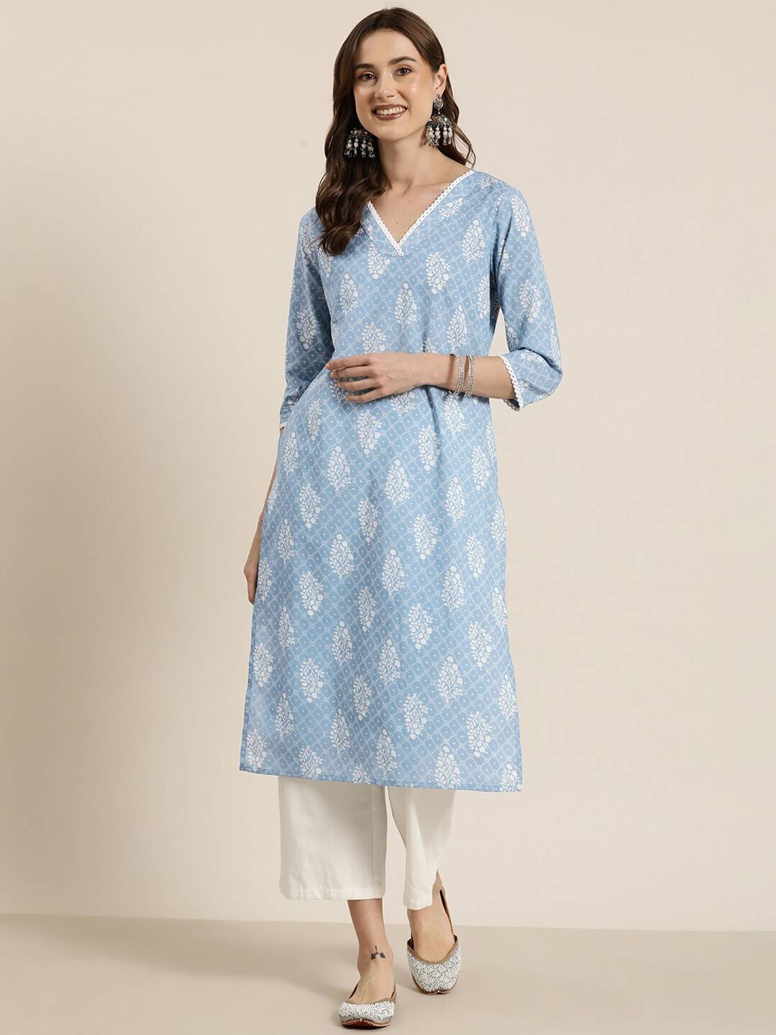 Kairab Women Floral Print Viscose Rayon Straight Kurta (Light Blu