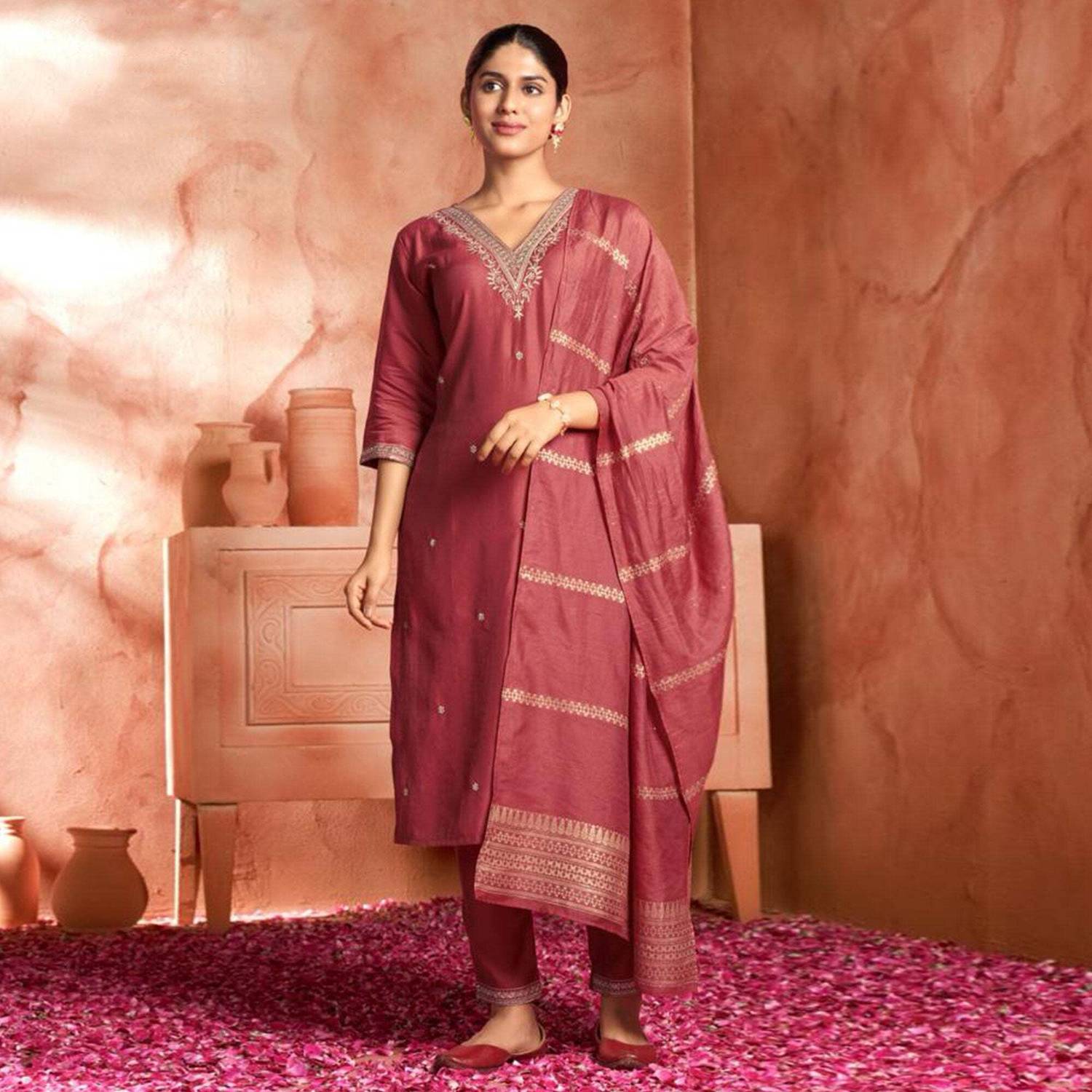 LookMark Women Kurti Pant Dupatta Set