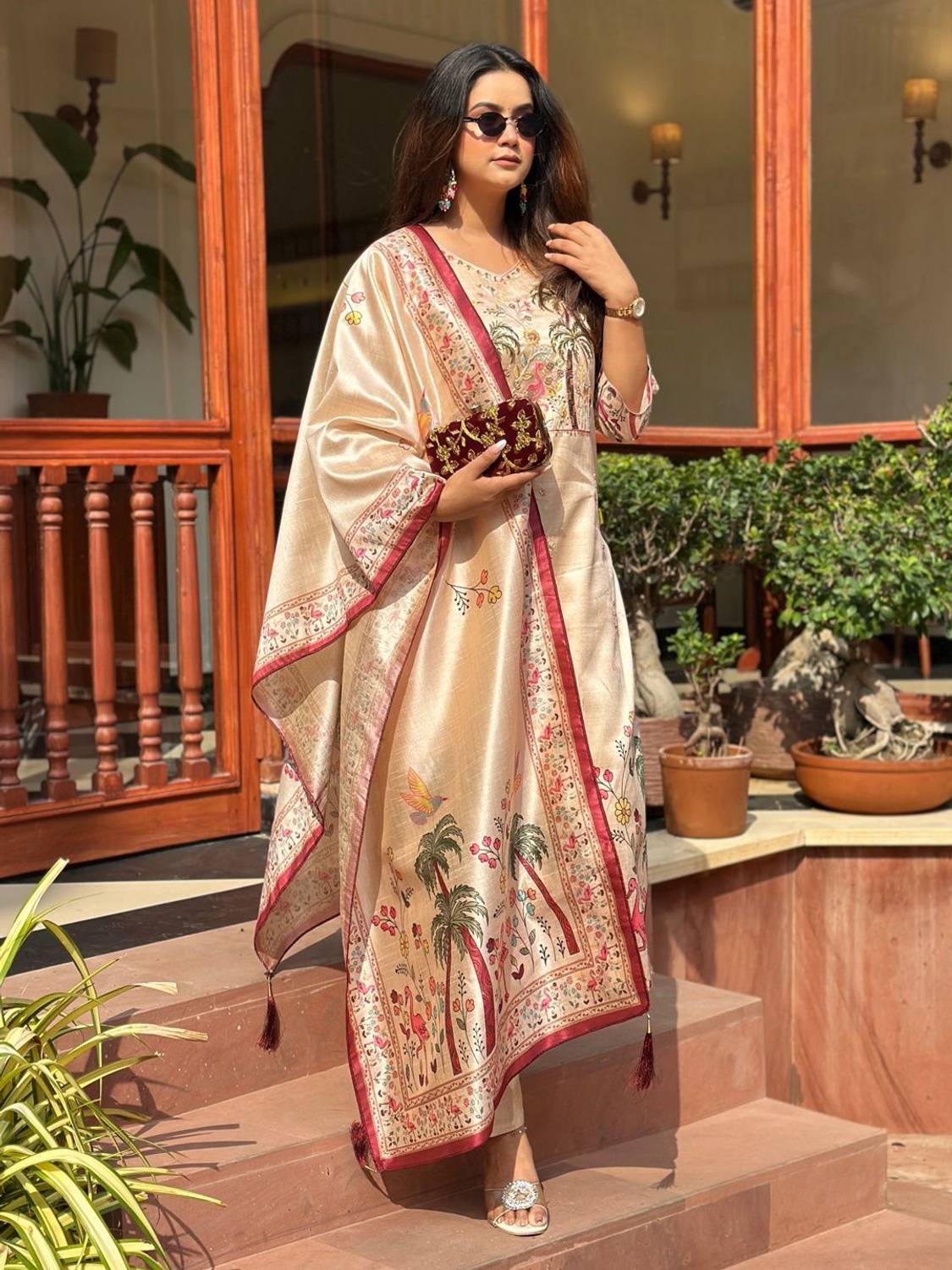 VredeVogel Embroidered Kurta Set - Image 5