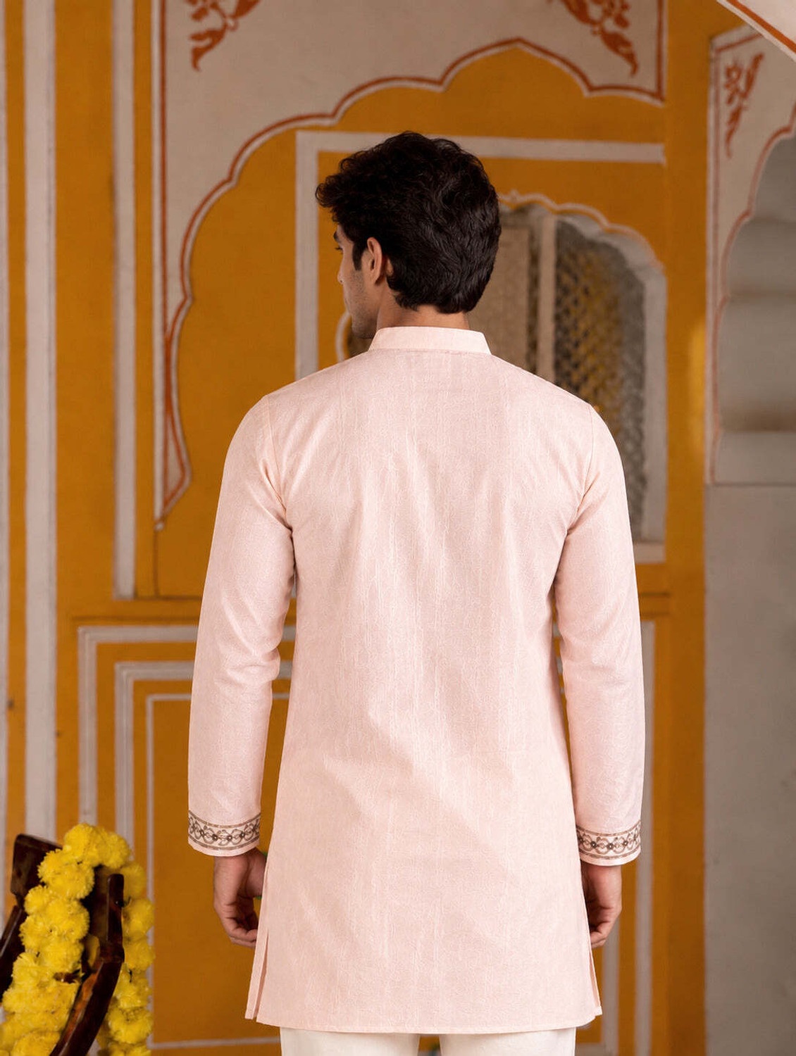 Image of House of Pataudi Men Cotton Blend Kurta Pyjama Set