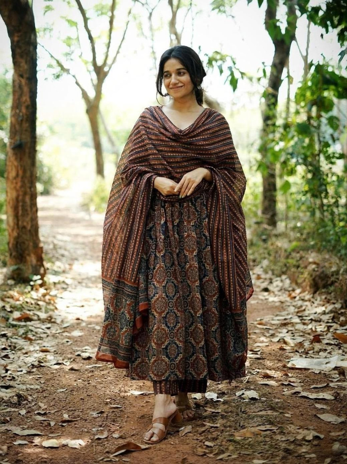Image of WEARISM Women Kurta Pant Dupatta Set