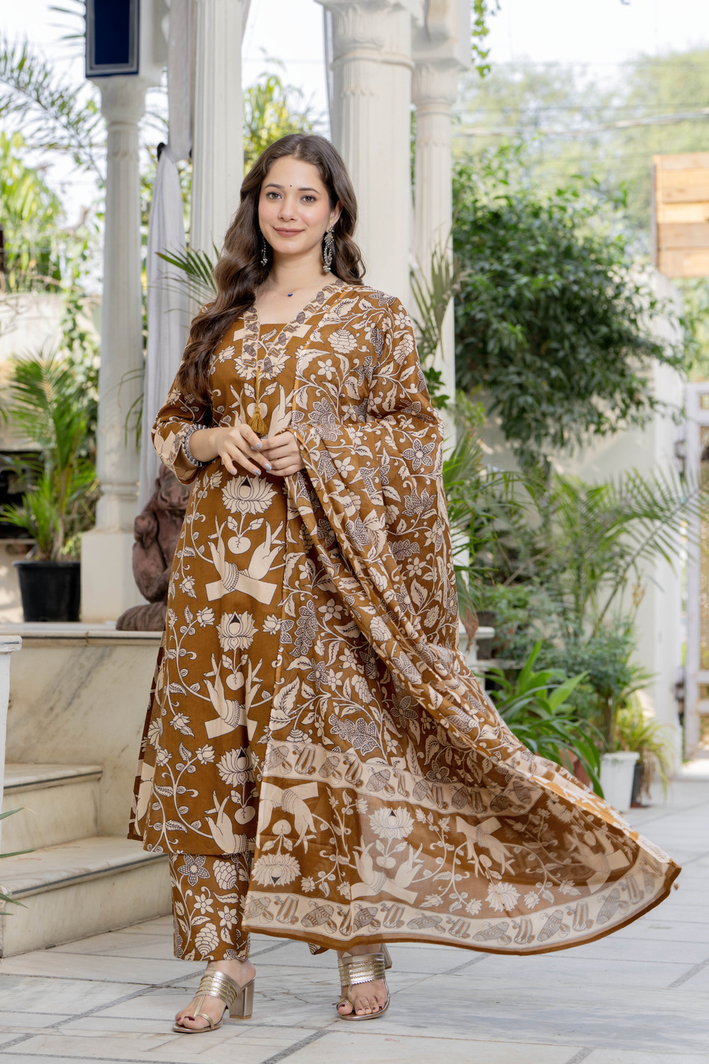 Image of GEKHA Women Kurta Pant Dupatta Set