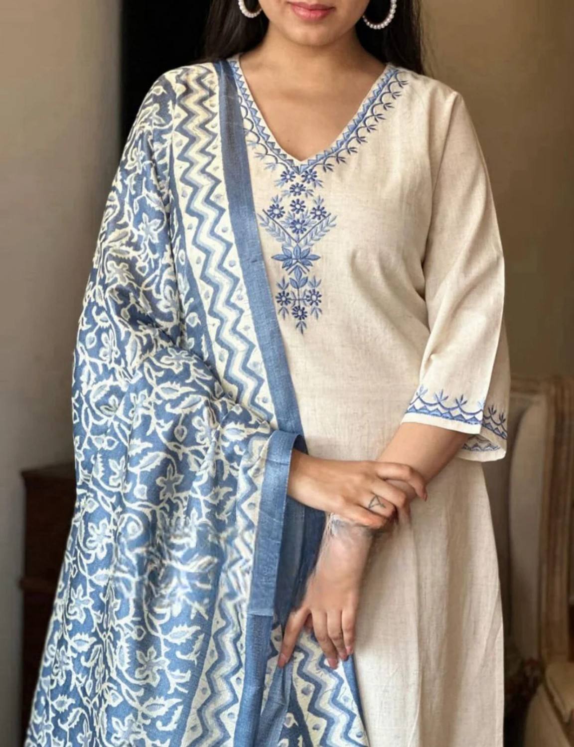 Image of Vidusha Women Kurti Pant Dupatta Set