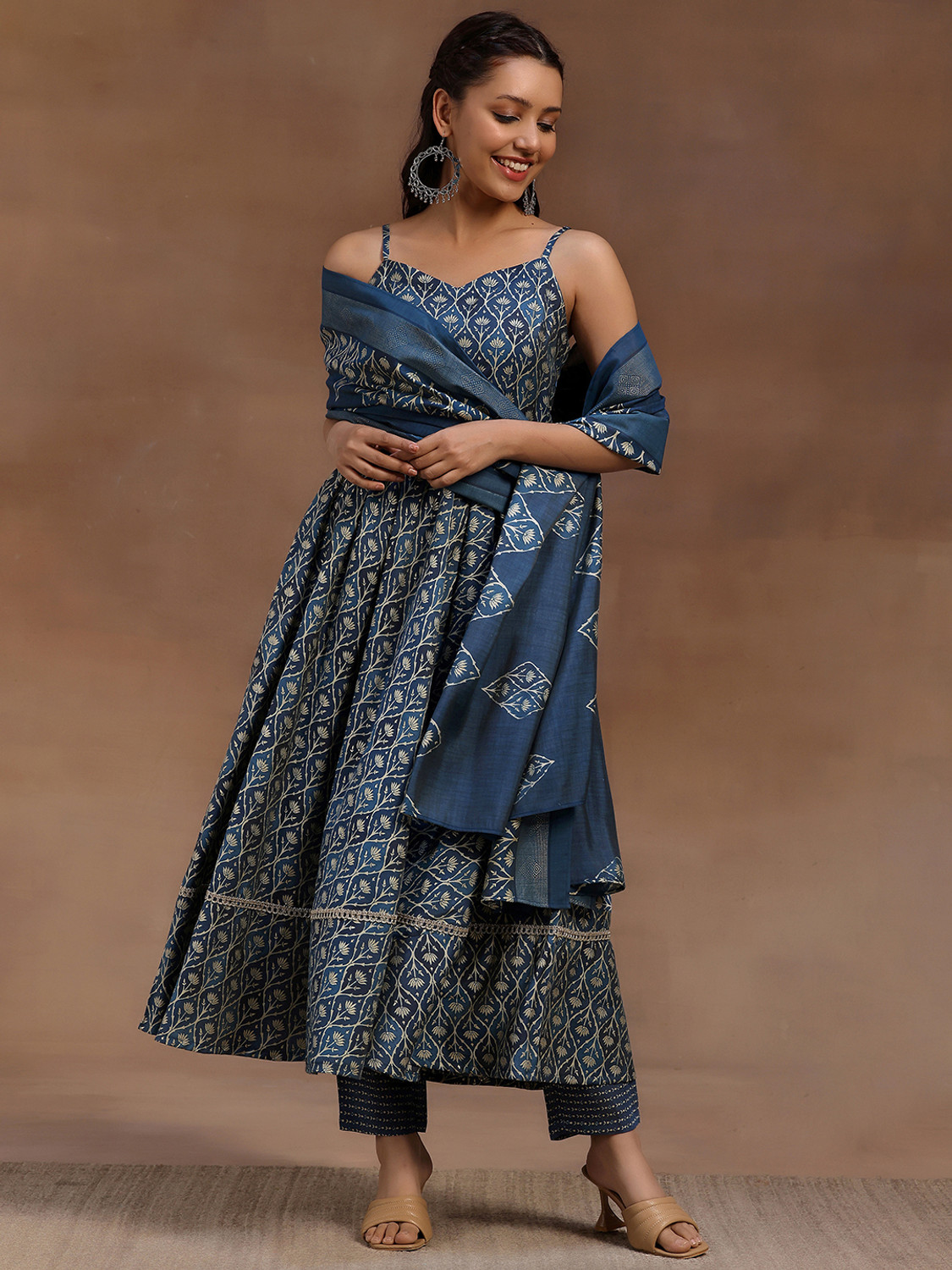 Image of GERUA BY LIBAS Women Kurta Pant Dupatta Set