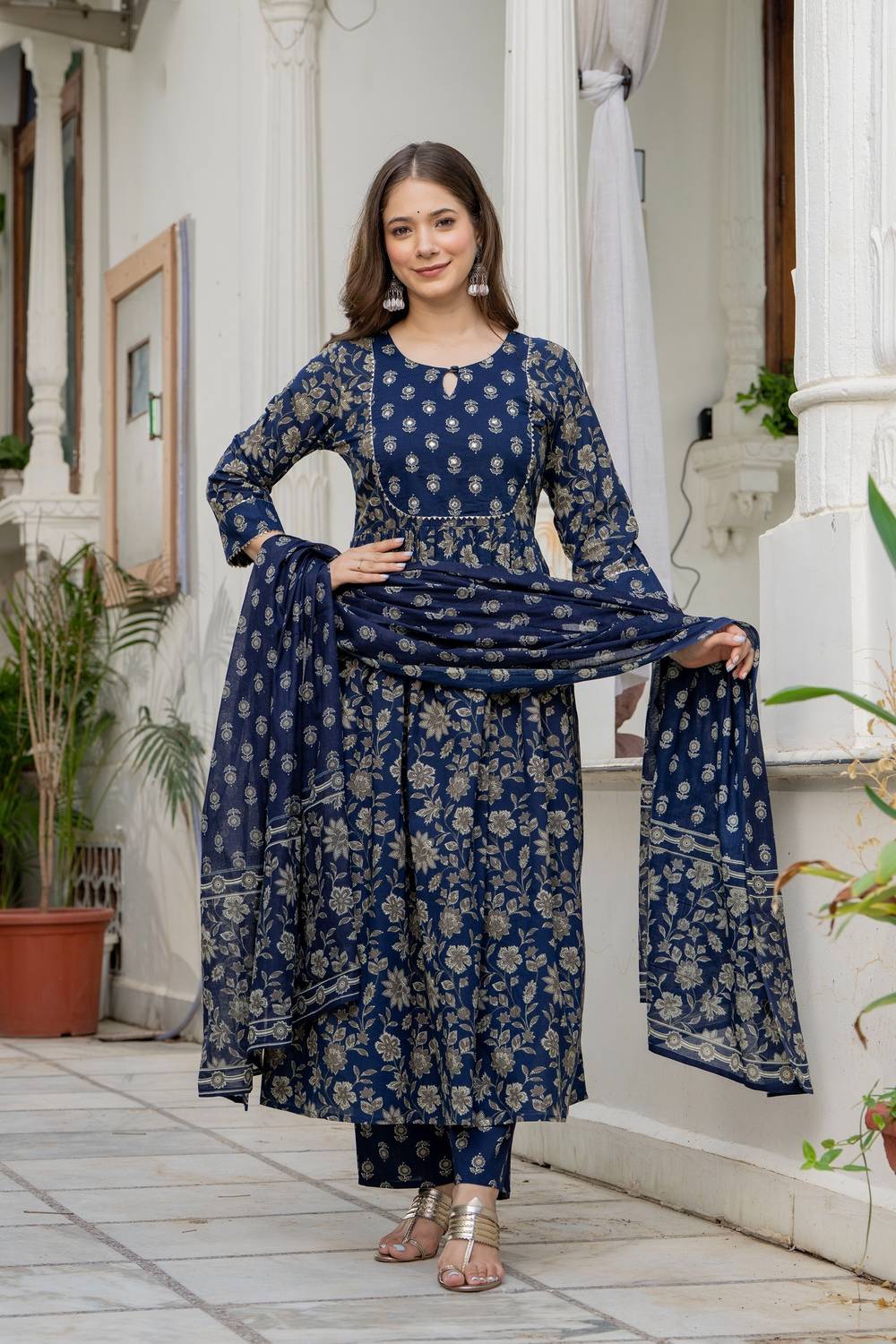 JOTAD Women Pure Cotton Kurta Pant Dupatta Set - Image 3