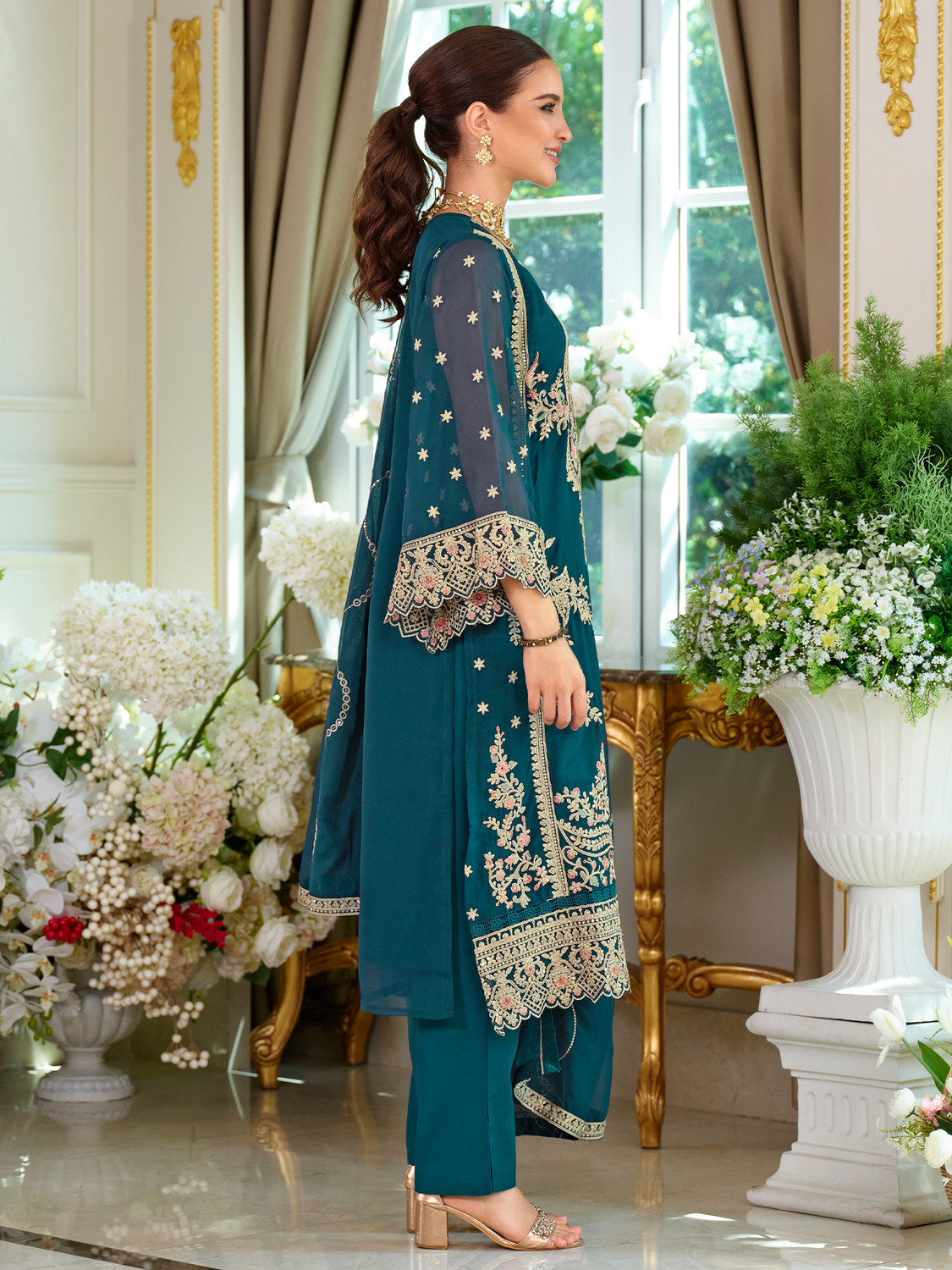 Image of Indo Era Women Kurta Pant Dupatta Set