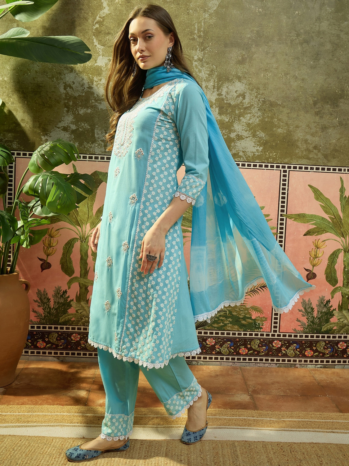 Image of SILHARA Women Kurta Pant Dupatta Set