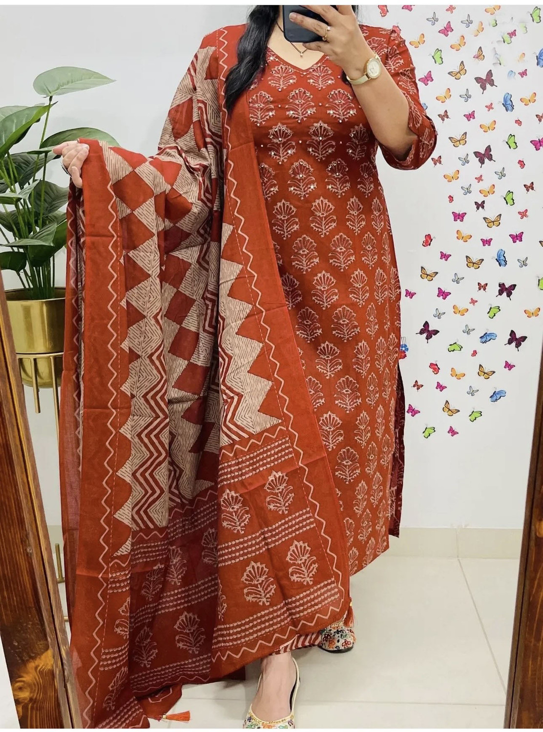 Image of IRAKSU Women Kurti Pant Attached Dupatta Set