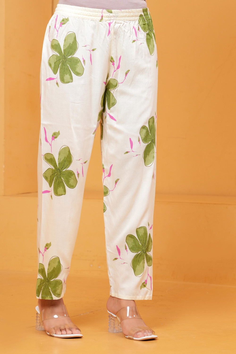 Image of Saddhvi Women Kurta Pant Set