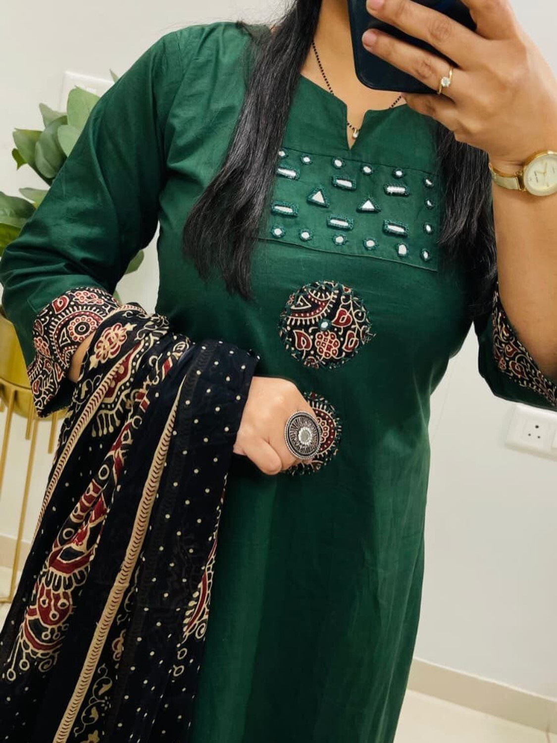 Image of SHREEPADSAREES Women Kurta Pant Dupatta Set