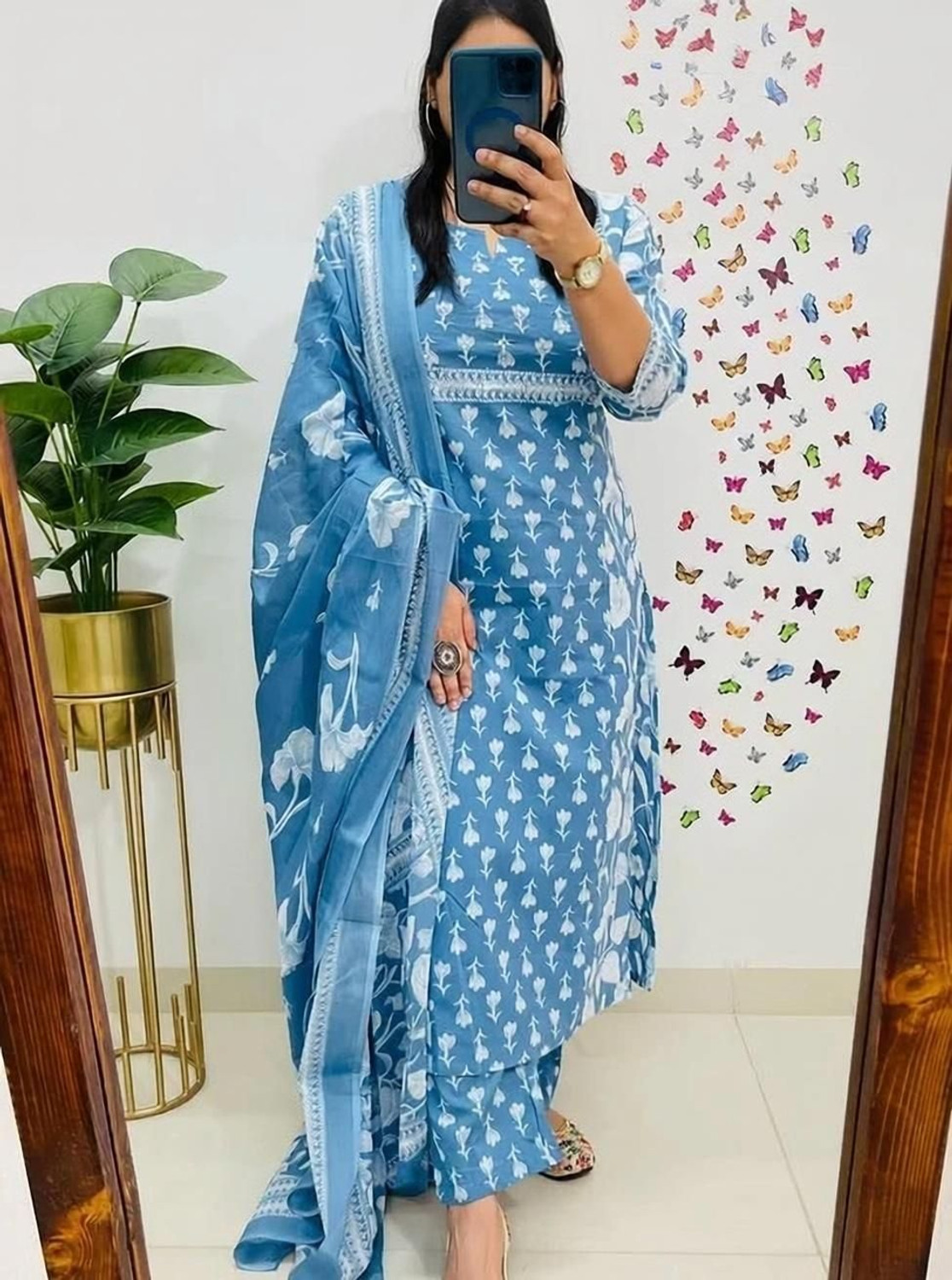 Image of RATNTHAL Women Kurti Pant Attached Dupatta Set
