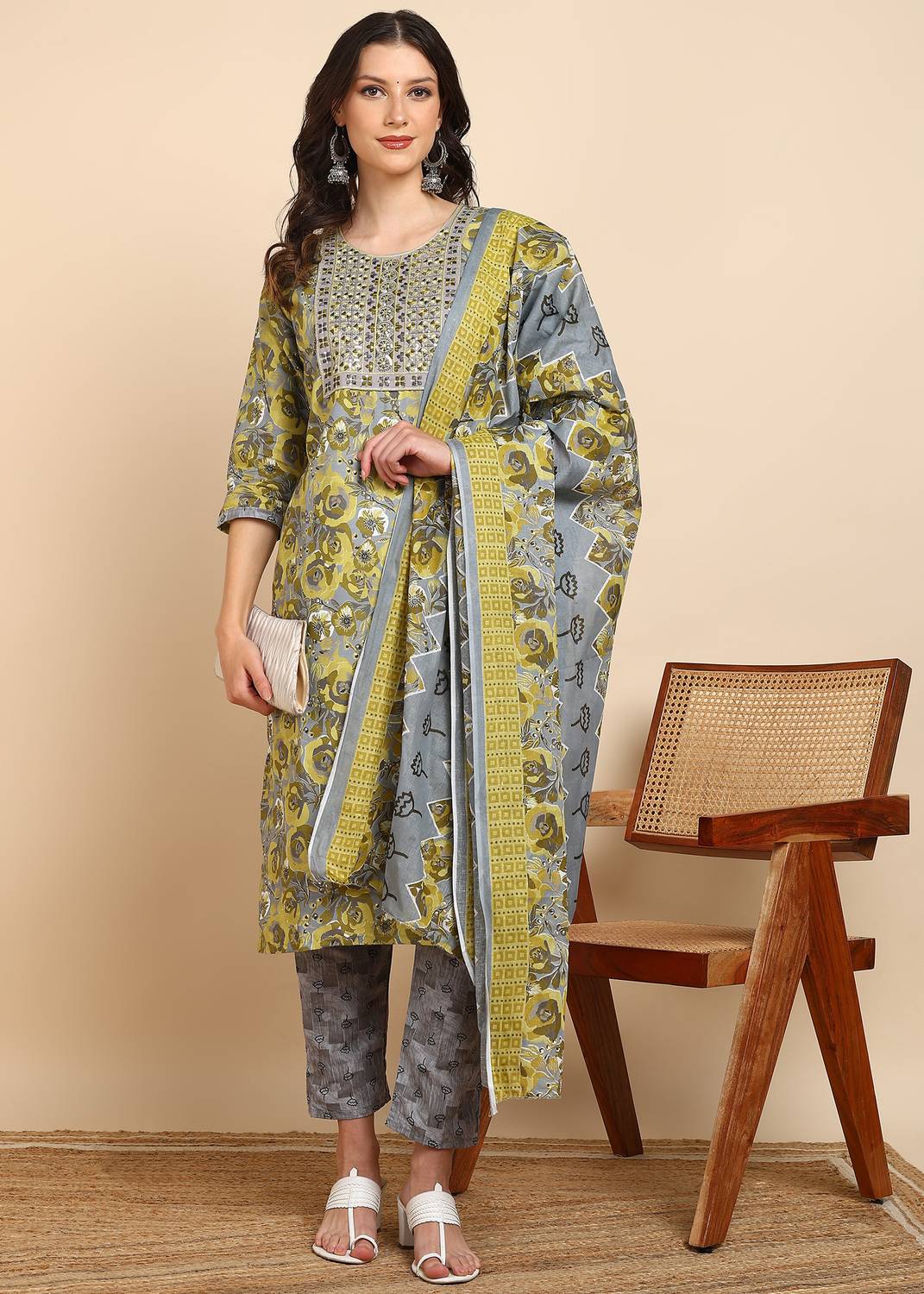 amozo Women Kurta Pant Dupatta Set