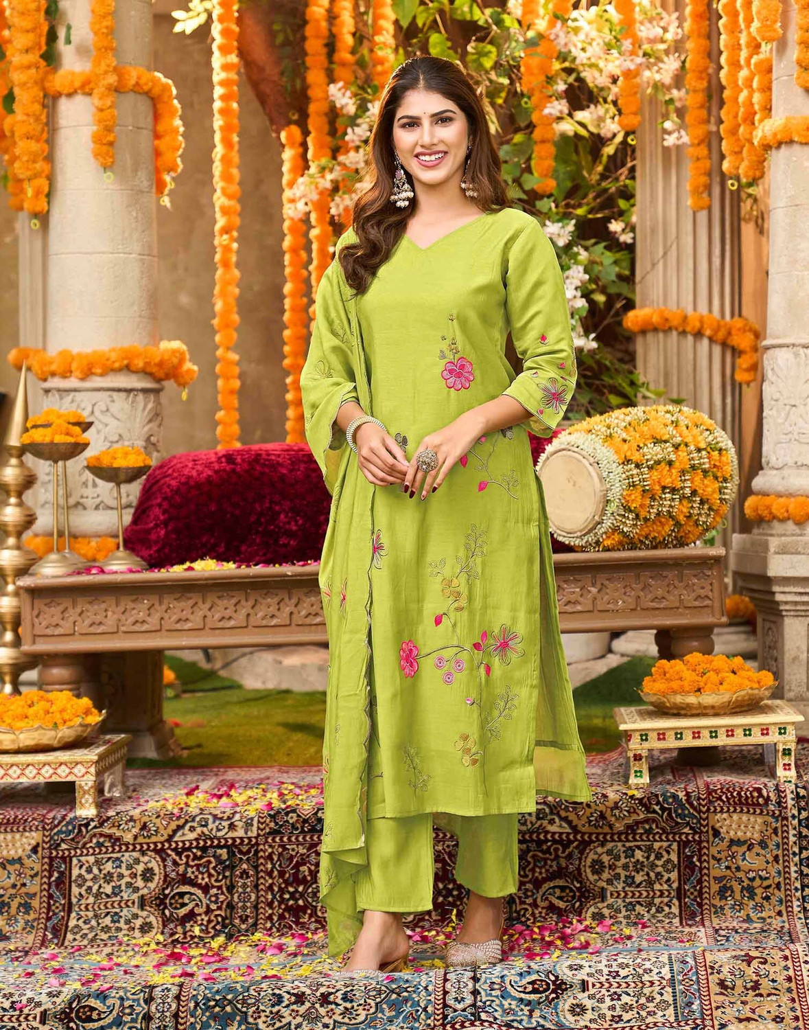 Image of Skylee Women Kurta Pant Dupatta Set