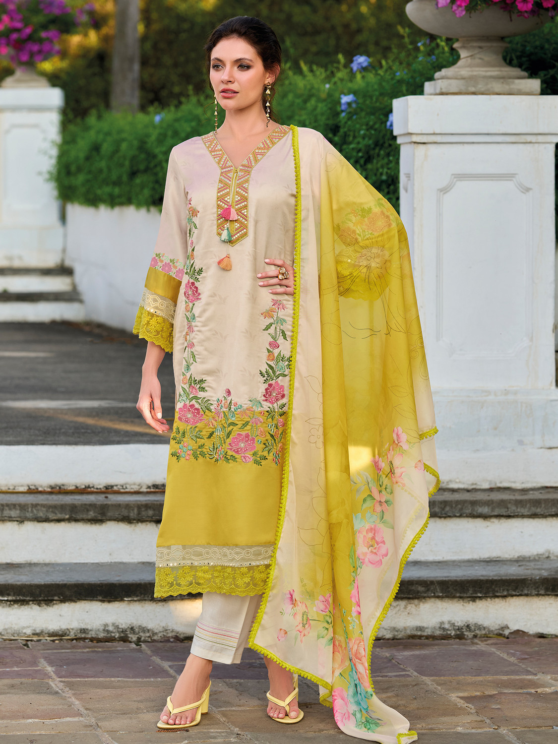 Image of Indo Era Women Kurta Pant Dupatta Set