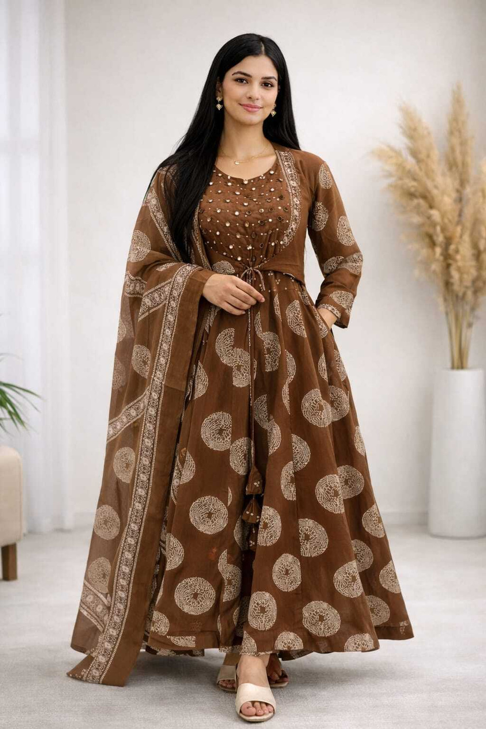 Image of HOUSEOFSHANVI Women Kurta Pant Dupatta Set