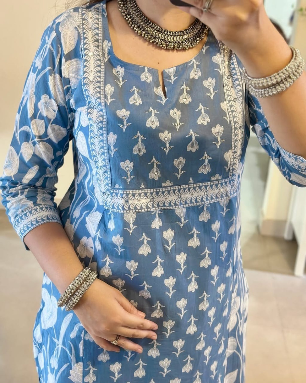 Image of RATNTHAL Women Kurti Pant Attached Dupatta Set