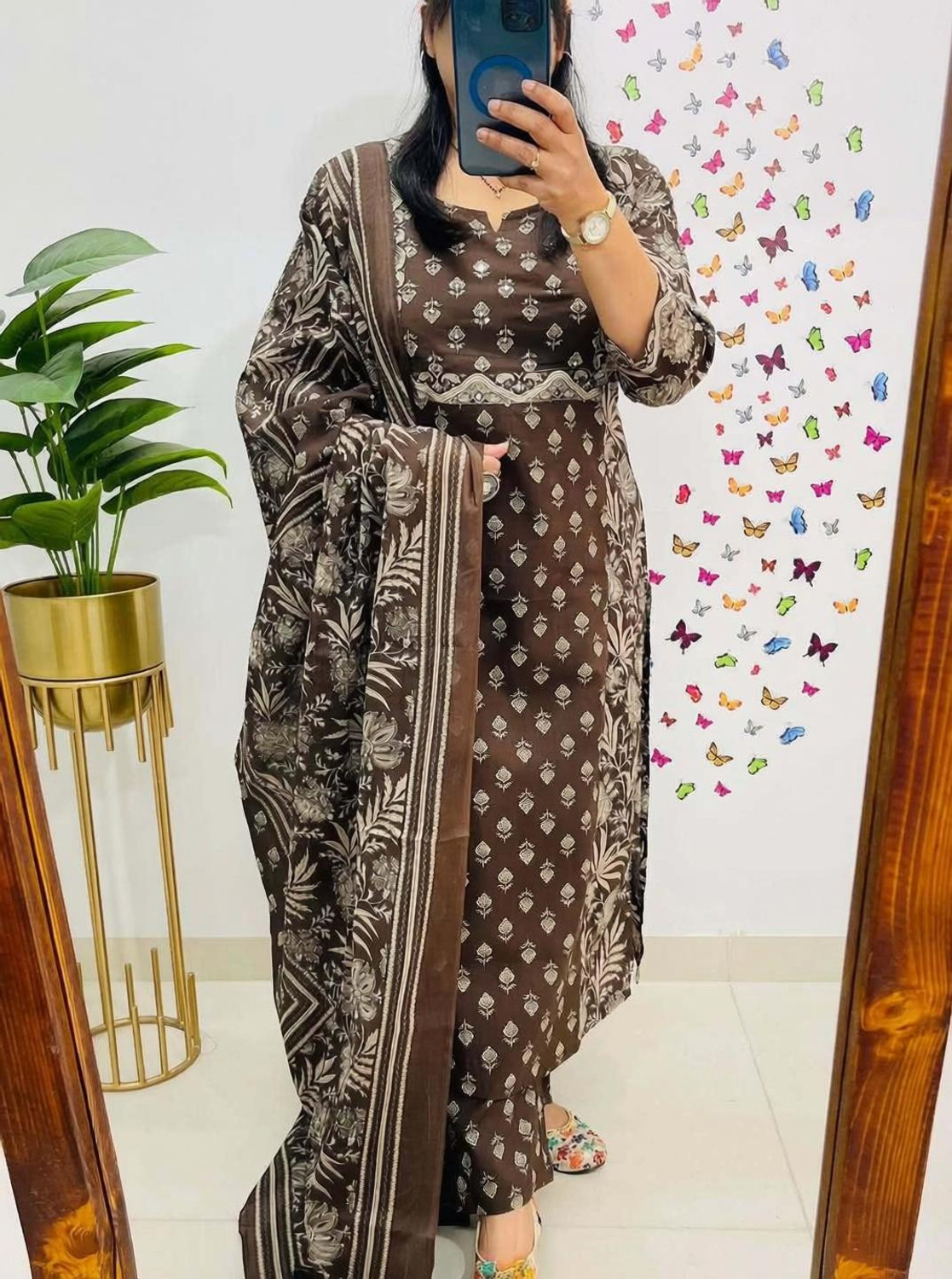 Image of RATNTHAL Women Kurti Pant Attached Dupatta Set