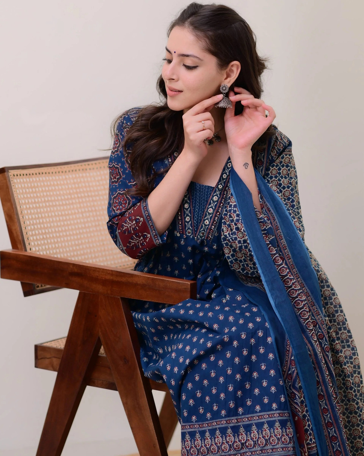 Image of Nermosa Women Kurta Pant Dupatta Set