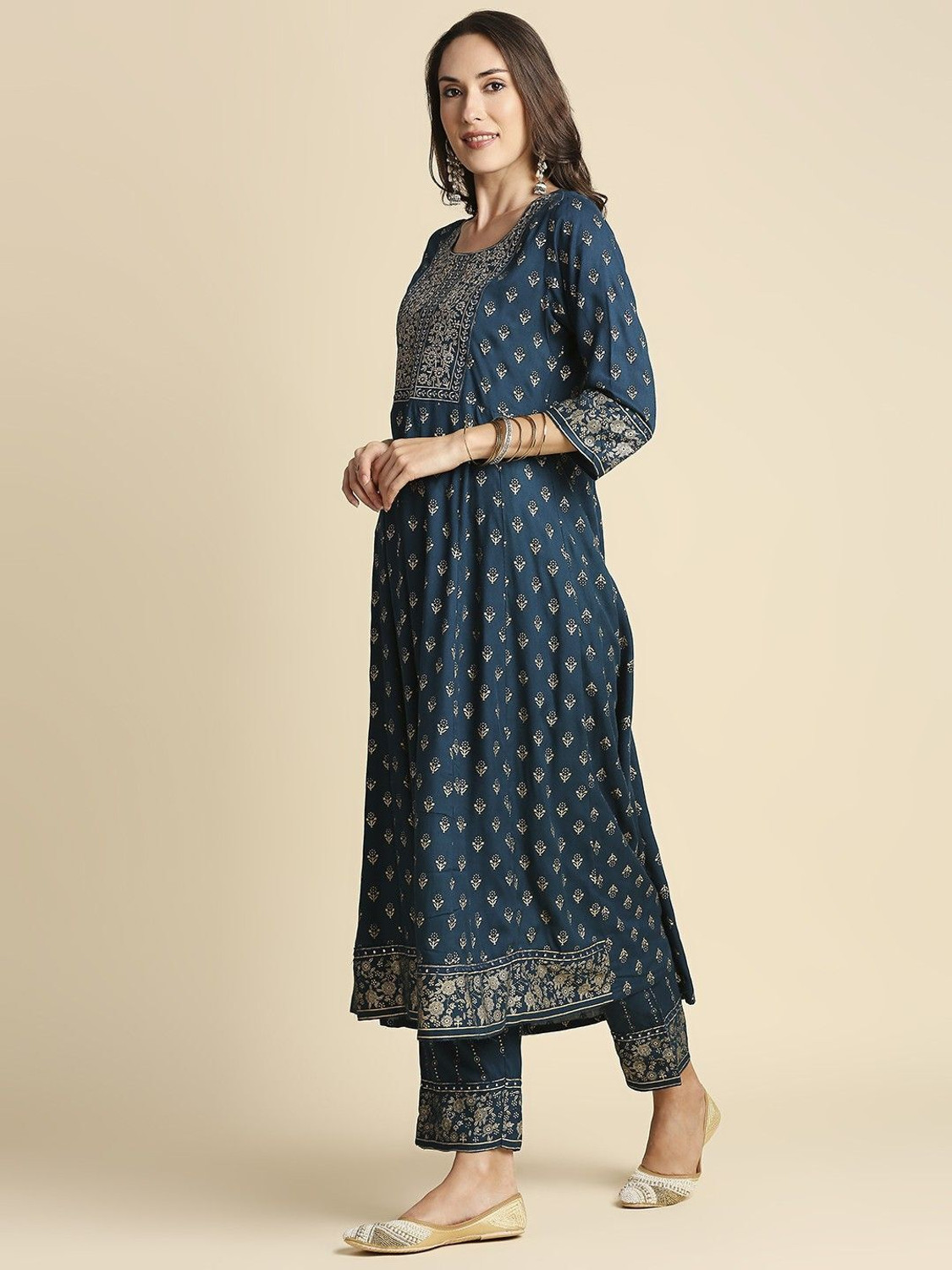 Image of anubhutee Women Kurta Pant Set