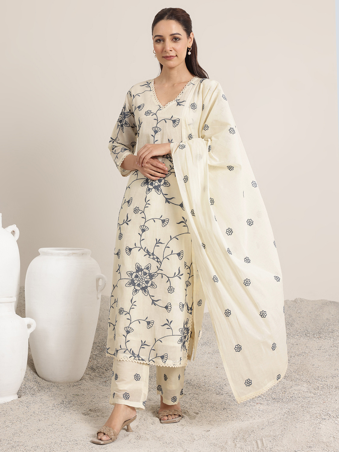 Image of LIBAS Women Kurta Pant Dupatta Set