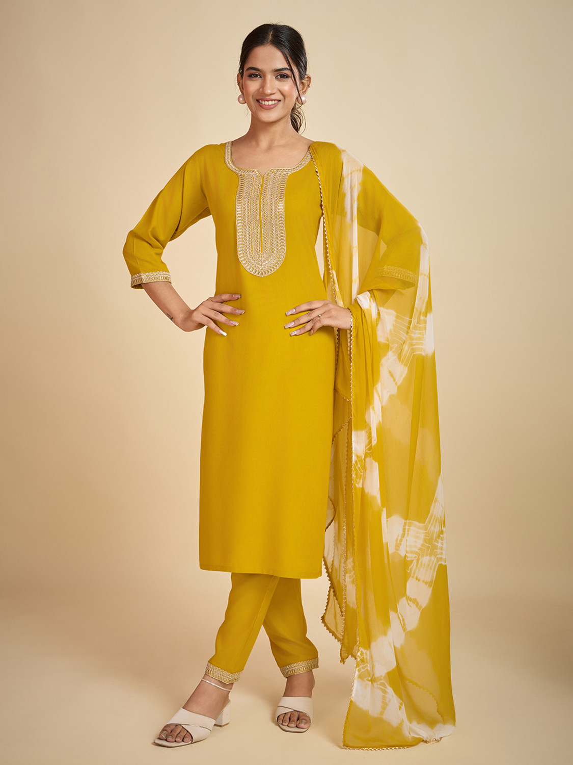 Image of Vidusha Women Kurti Pant Dupatta Set